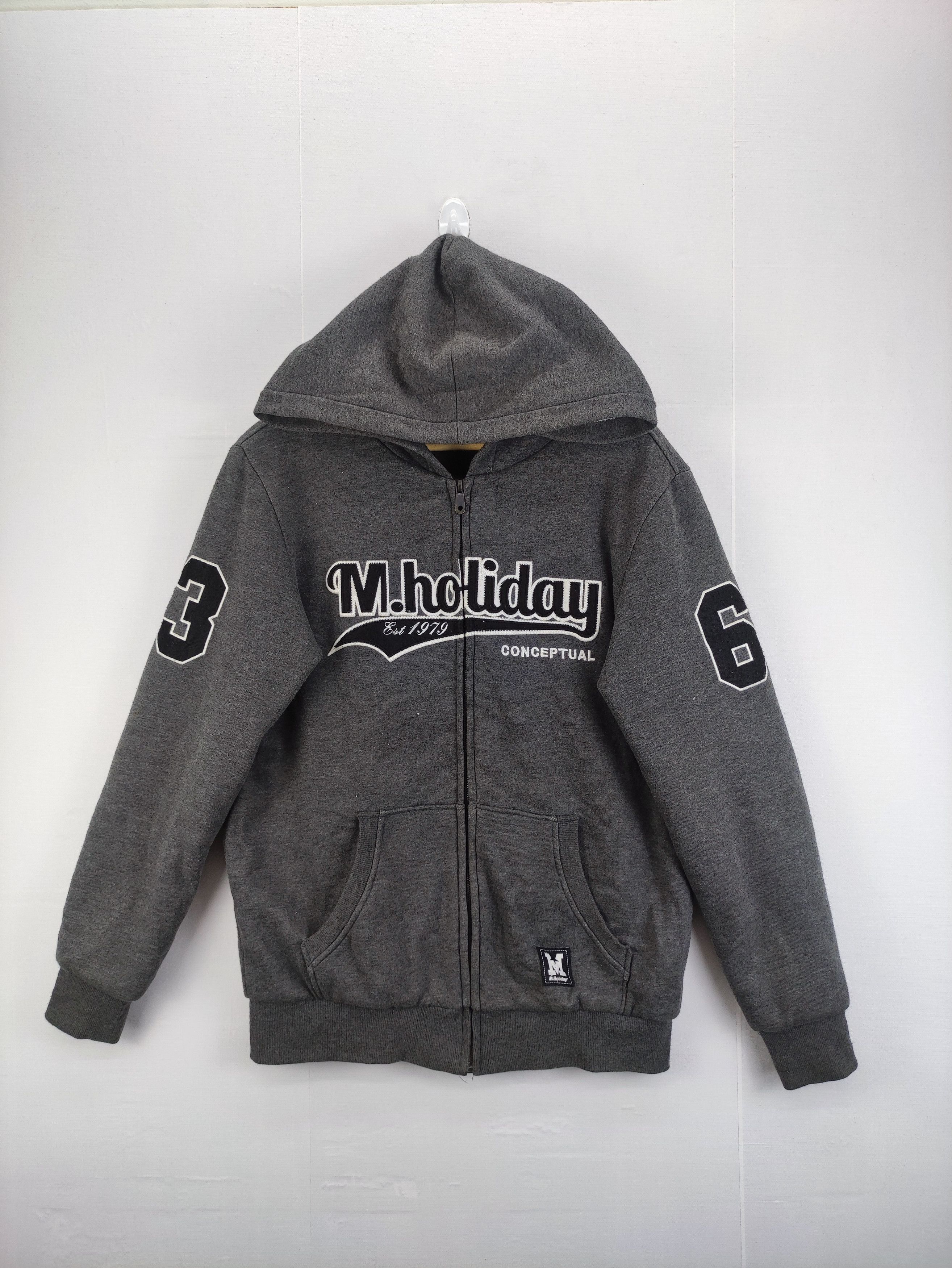 Vintage M.Holiday Sweater Hoodie Zipper