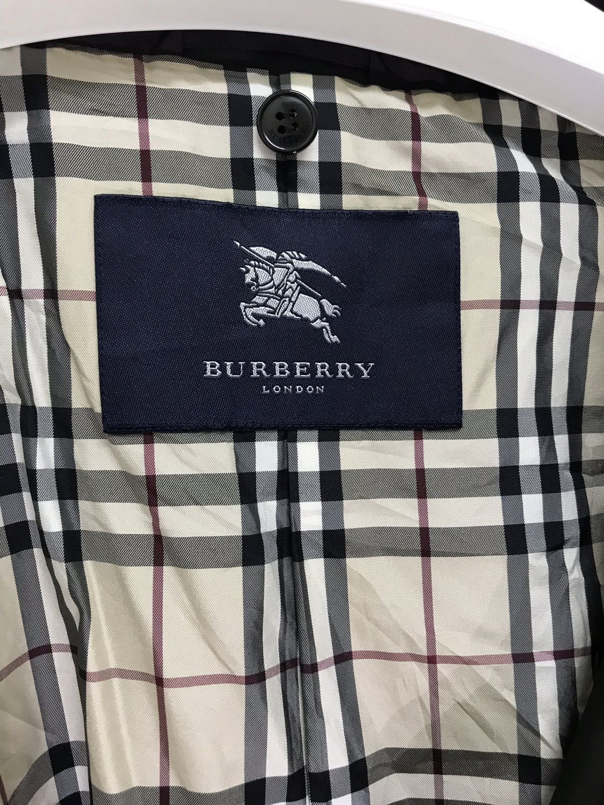Burberry Burberry London Light Jacket Nova Check Lining Size US M / EU 48-50 / 2 - 8 Thumbnail