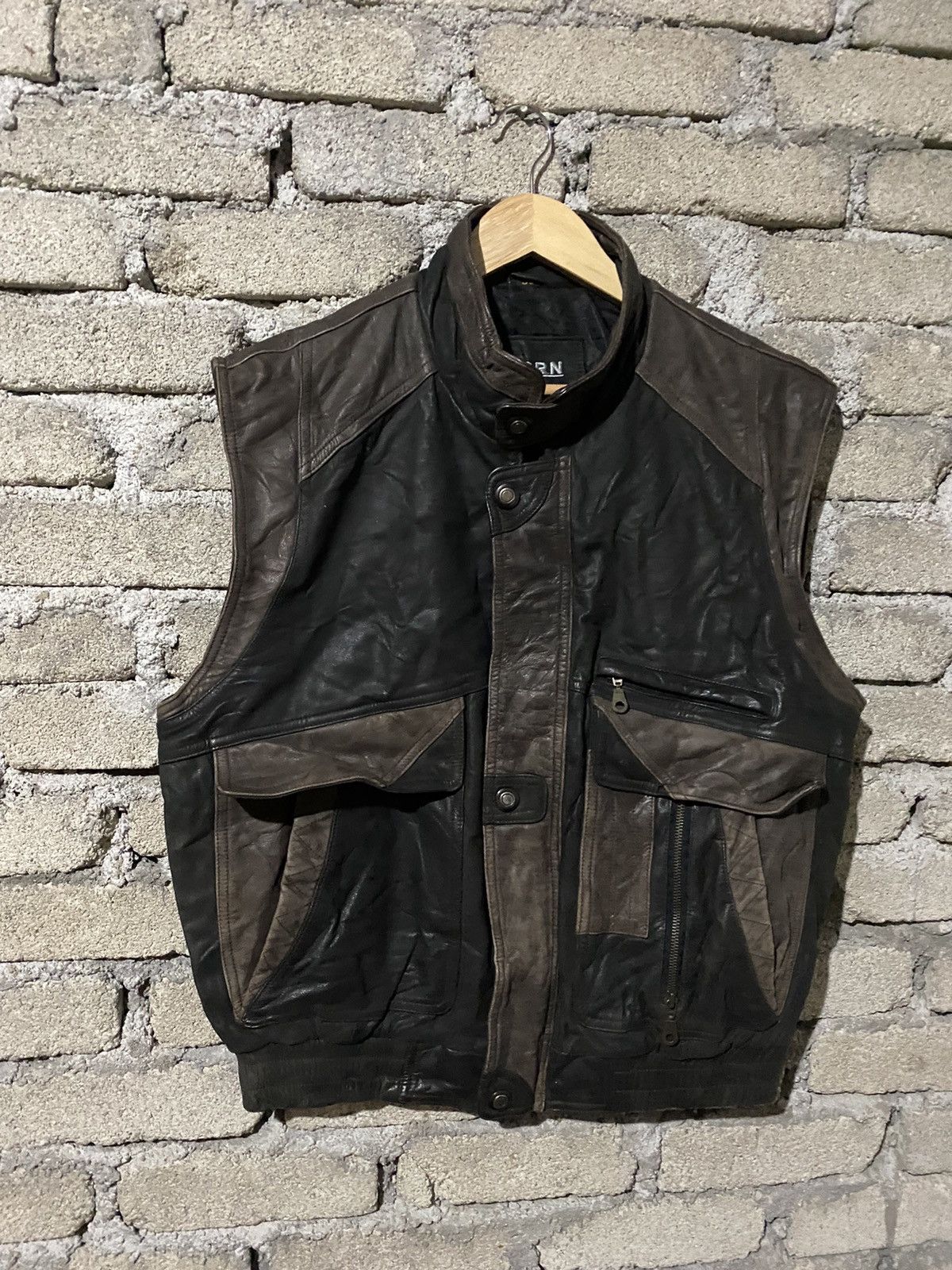 Genuine Leather × Leather × Vintage 🔥SALE🔥YORN LEATHER VEST VINTAGE STYLE Size US L / EU 52-54 / 3 - 4 Thumbnail