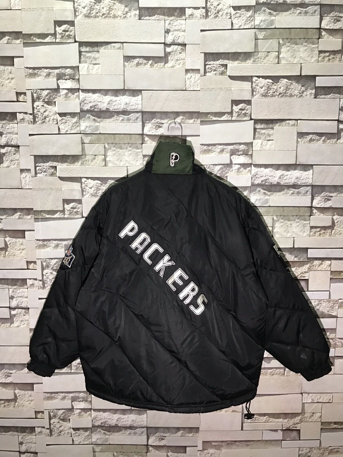 NFL × Pro Player × Vintage Vintage NFL Green Back Packers Big Logo Down Jacket Size US XL / EU 56 / 4 - 1 Thumbnail