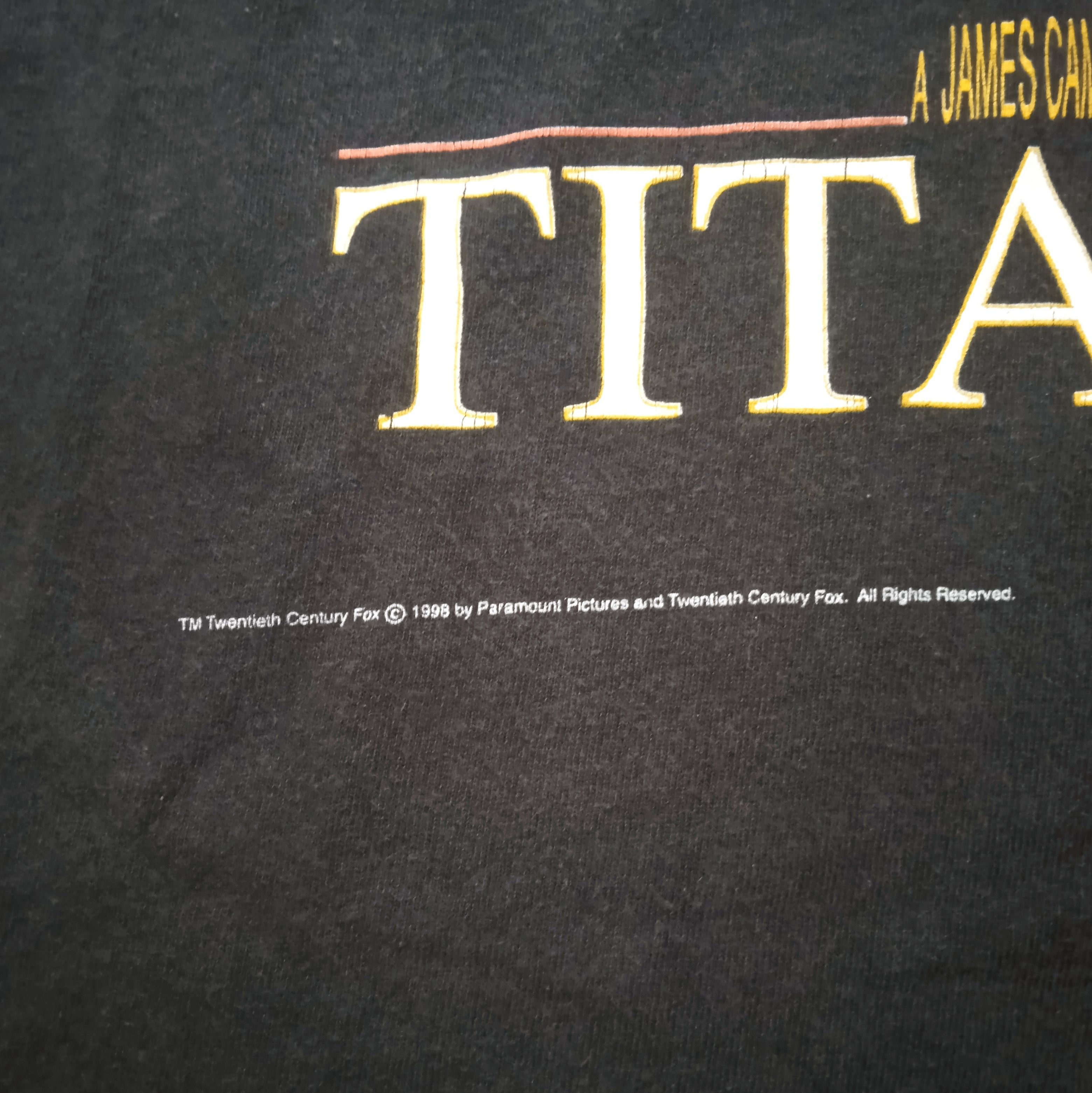 Vintage Vintage 90s Titanic Move T-Shirt Leonardo DiCaprio erd Size US M / EU 48-50 / 2 - 3 Thumbnail