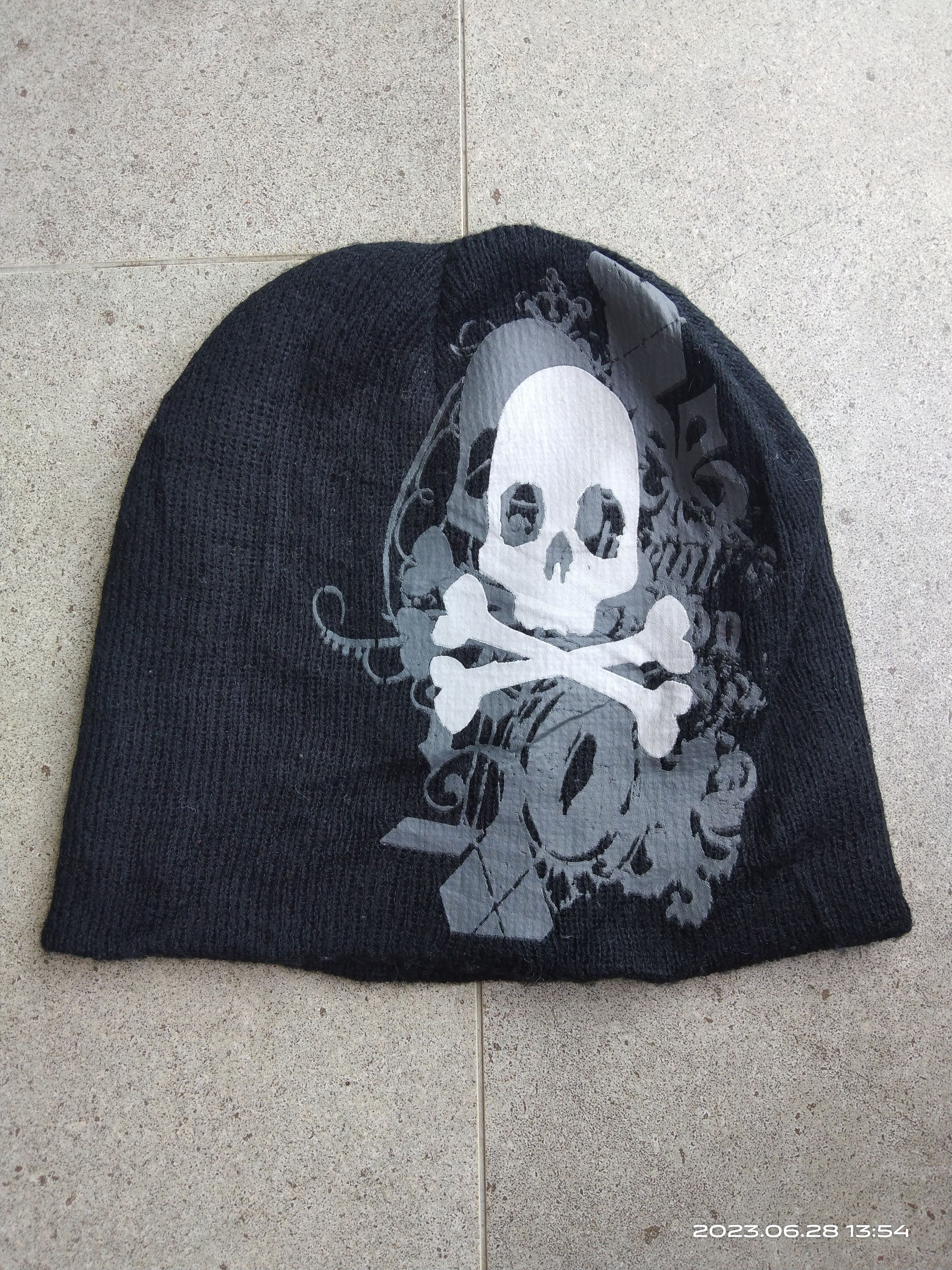 image of Avant Garde x Skulls Skull Crossbone Black Beanie Hat, Men's