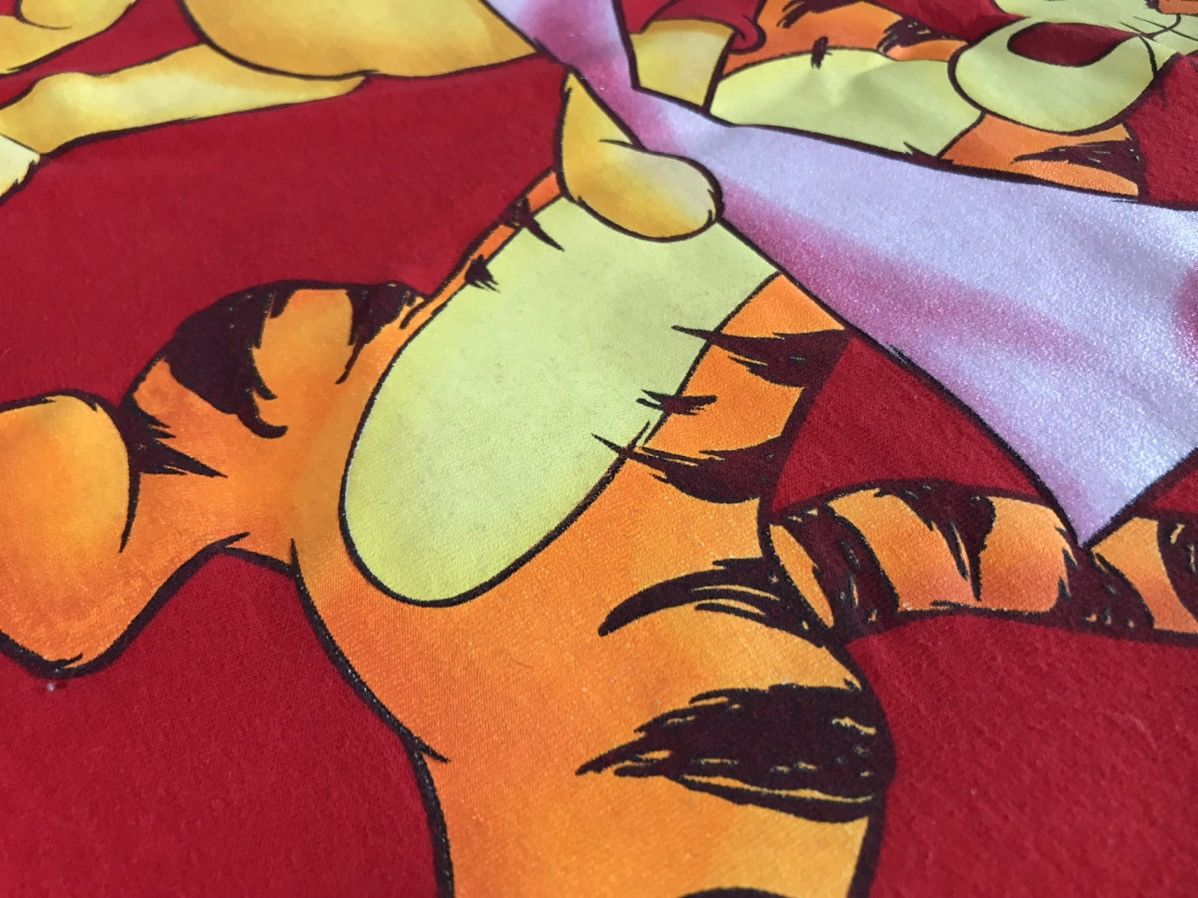 Cartoon Network Vintage 90s Winnie The Pooh and Tiger Red Tee Size US XL / EU 56 / 4 - 16 Thumbnail
