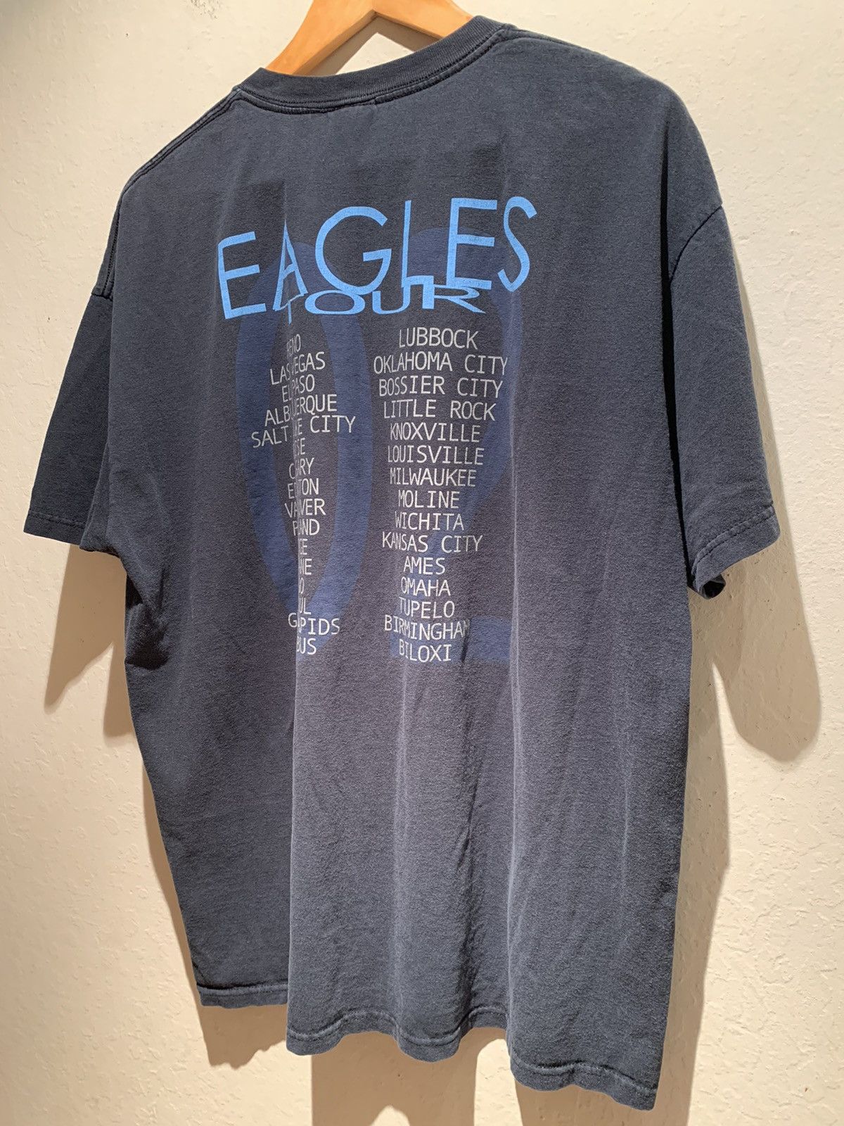 Band Tees *RARE* Vintage 2002 The Eagles 02 Tour Rock Band T-Shirt XL Size US XL / EU 56 / 4 - 2 Thumbnail