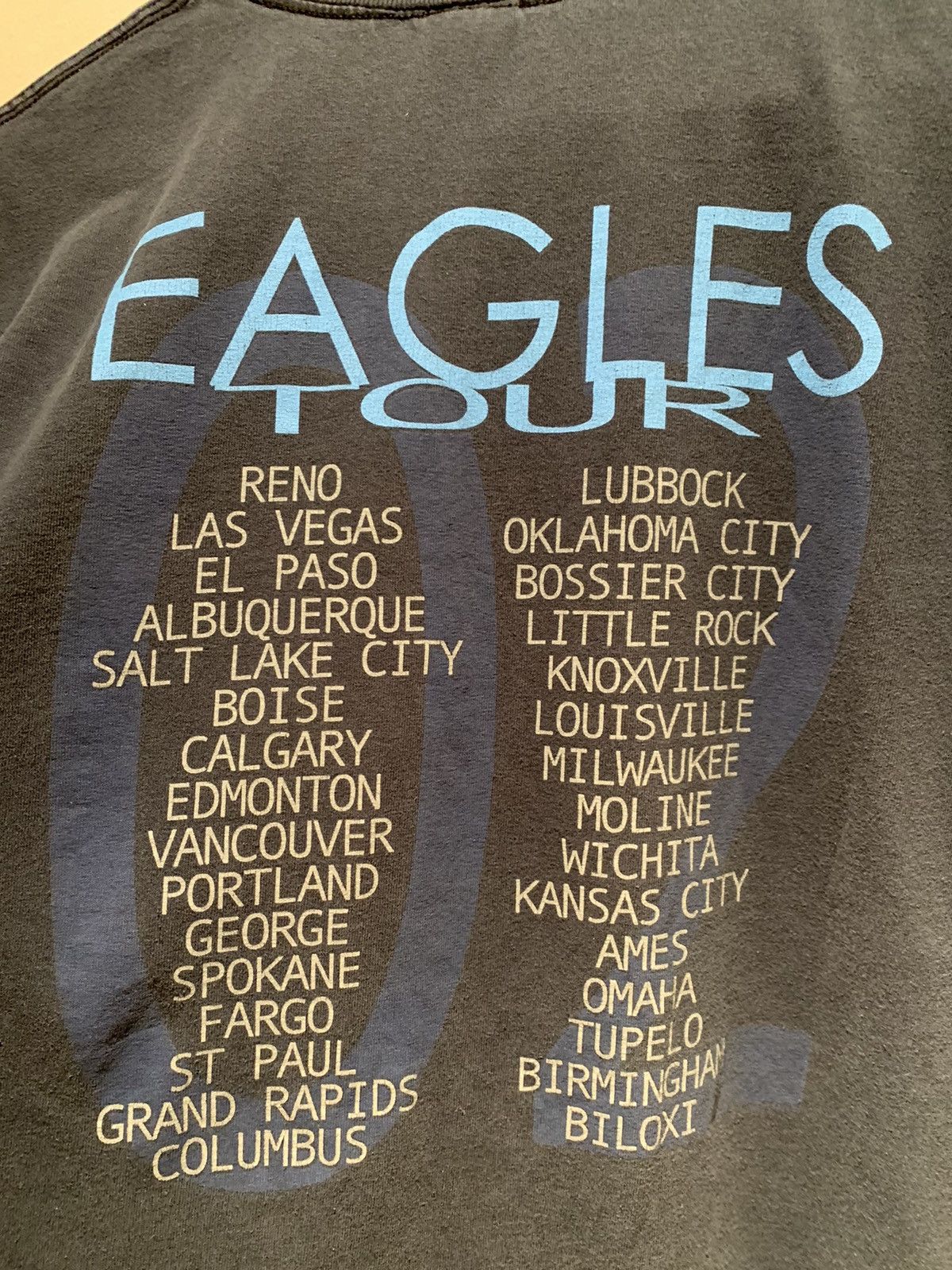 Band Tees *RARE* Vintage 2002 The Eagles 02 Tour Rock Band T-Shirt XL Size US XL / EU 56 / 4 - 4 Thumbnail