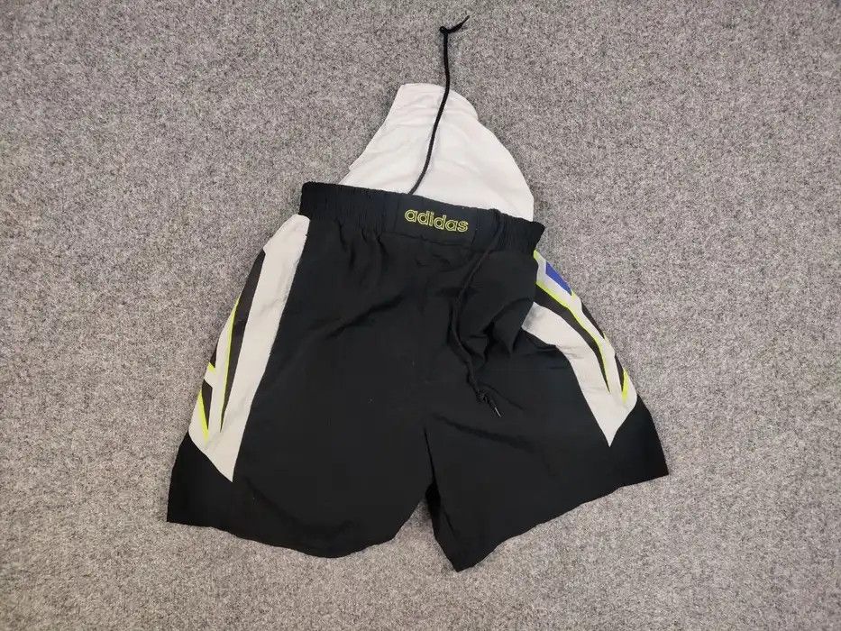 Adidas Vintage 90's Adidas Originals Nylon Black Logo Shorts Size US 32 / EU 48 - 6 Thumbnail