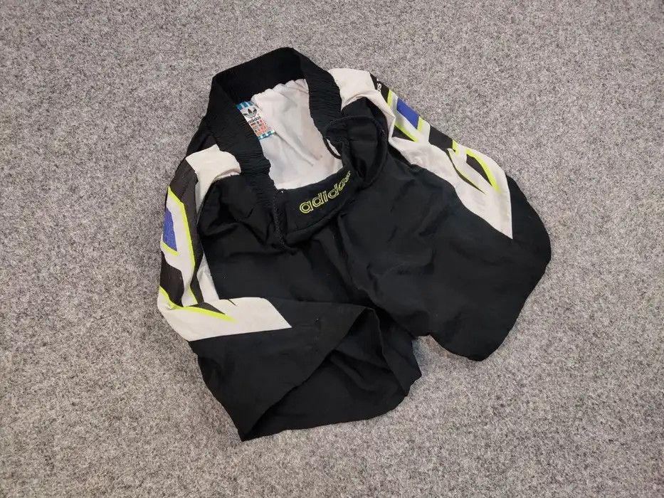 Adidas Vintage 90's Adidas Originals Nylon Black Logo Shorts Size US 32 / EU 48 - 3 Thumbnail