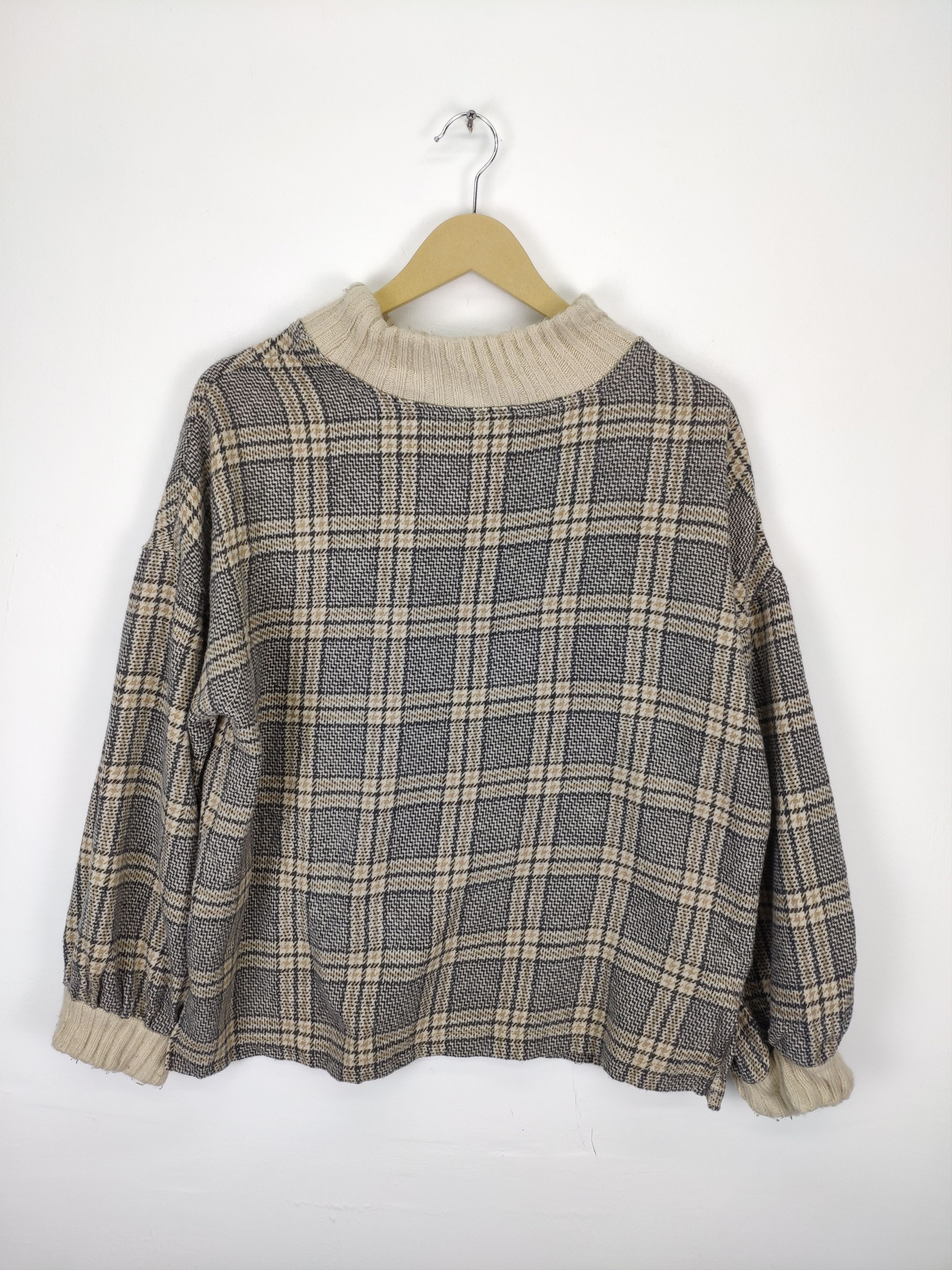 Aran Isles Knitwear × Japanese Brand × Vintage Vintage Wool Knit Sweater Checkered Issey Miyake Style Size L / US 10 / IT 46 - 10 Thumbnail