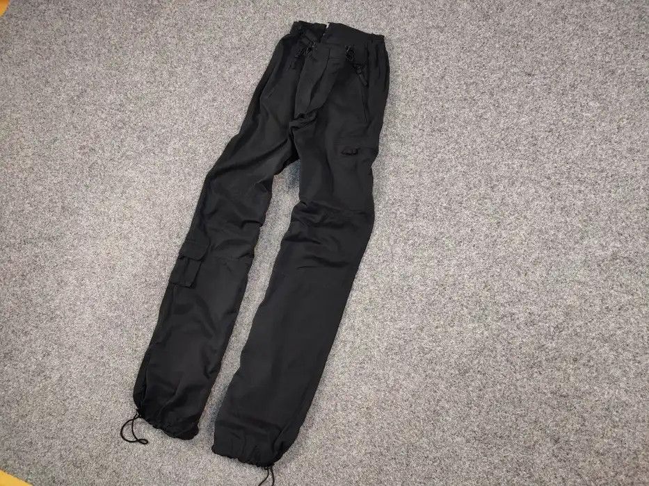 Japanese Brand Vintage 90's Japanese Parachute Cargo Black Pants Y2K Style Size 34" / US 12 / IT 48 - 2 Thumbnail