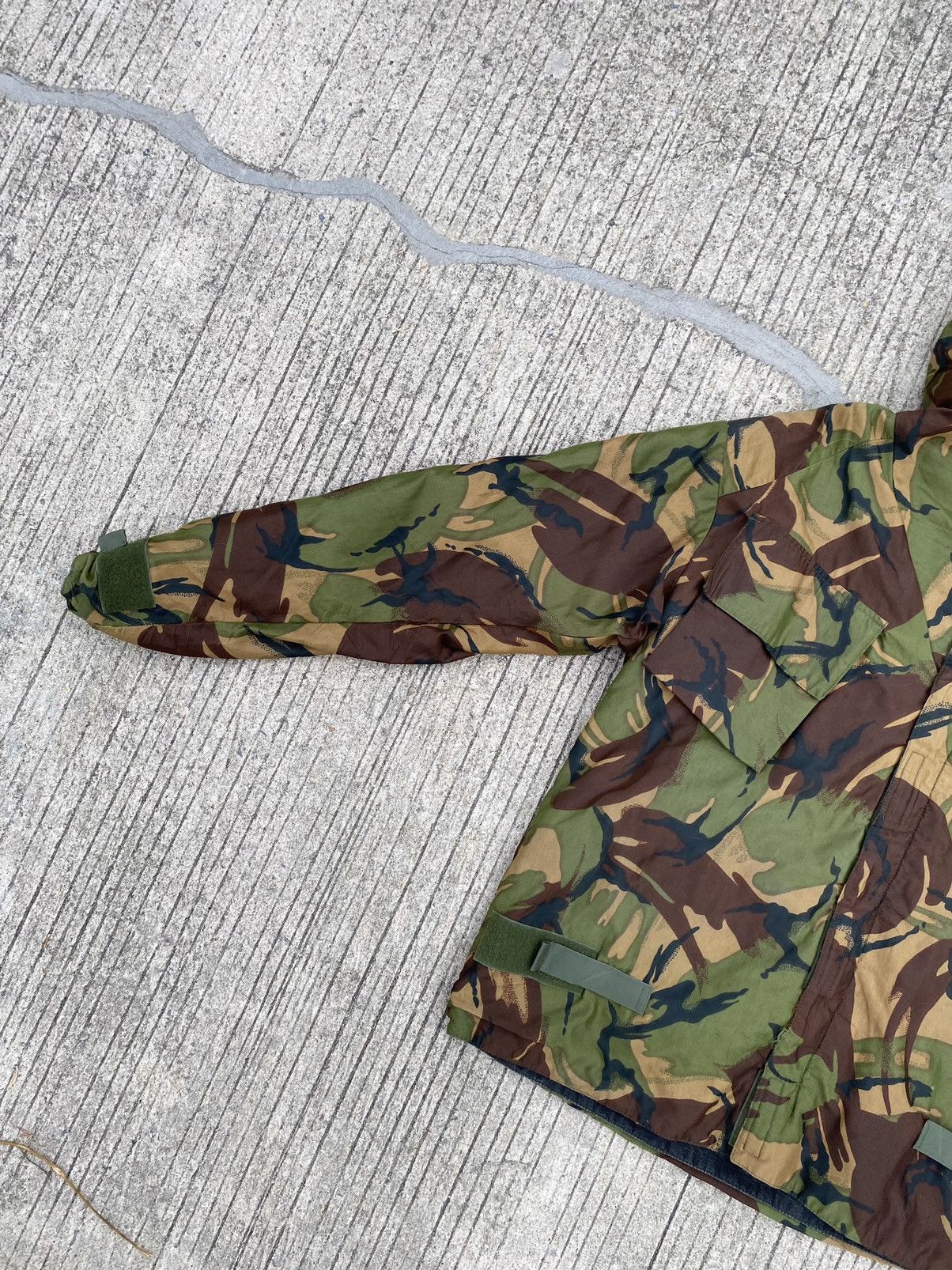 Vintage Vintage Camo Jacket Army Size US XL / EU 56 / 4 - 5 Thumbnail