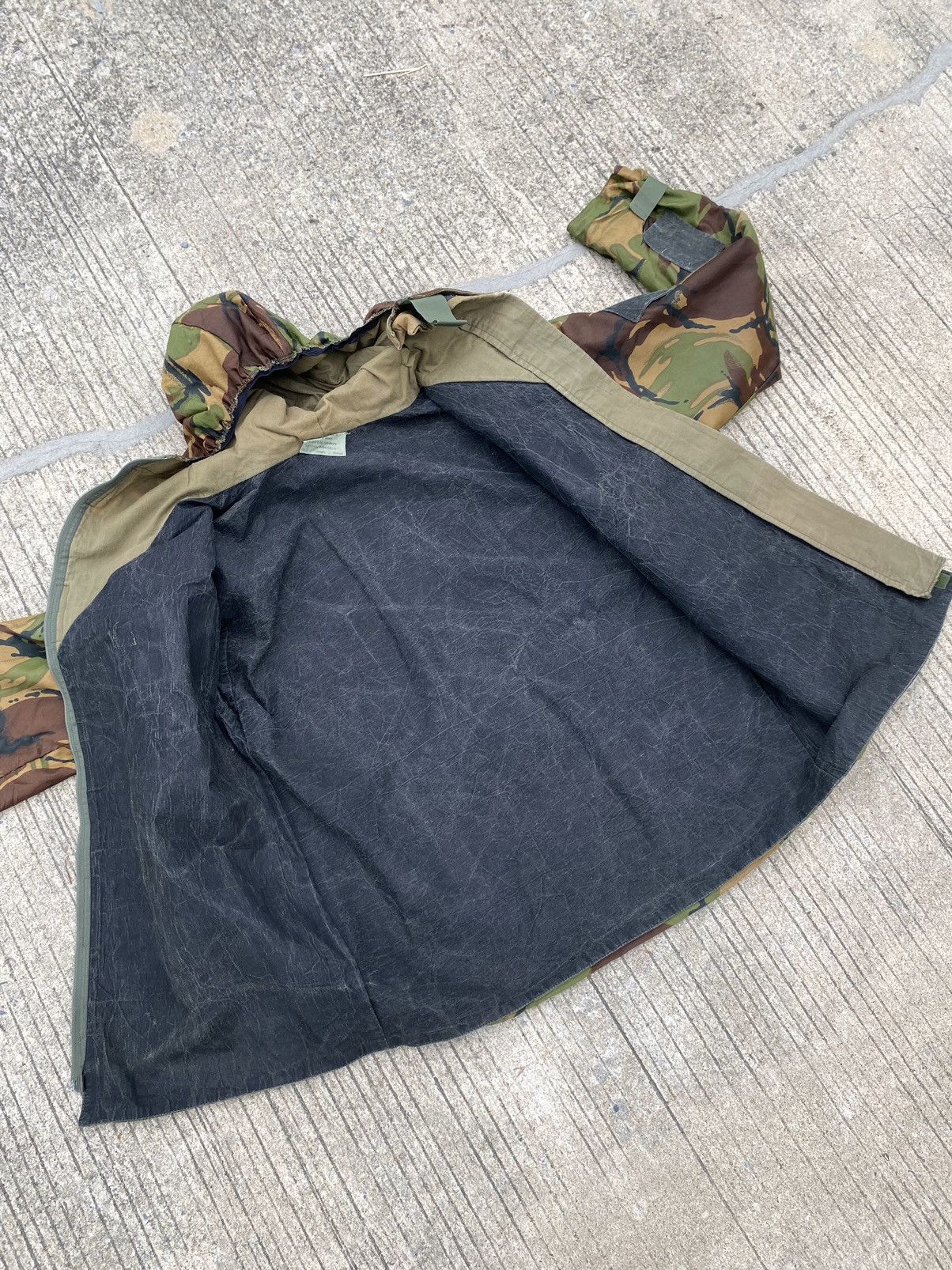 Vintage Vintage Camo Jacket Army Size US XL / EU 56 / 4 - 13 Thumbnail