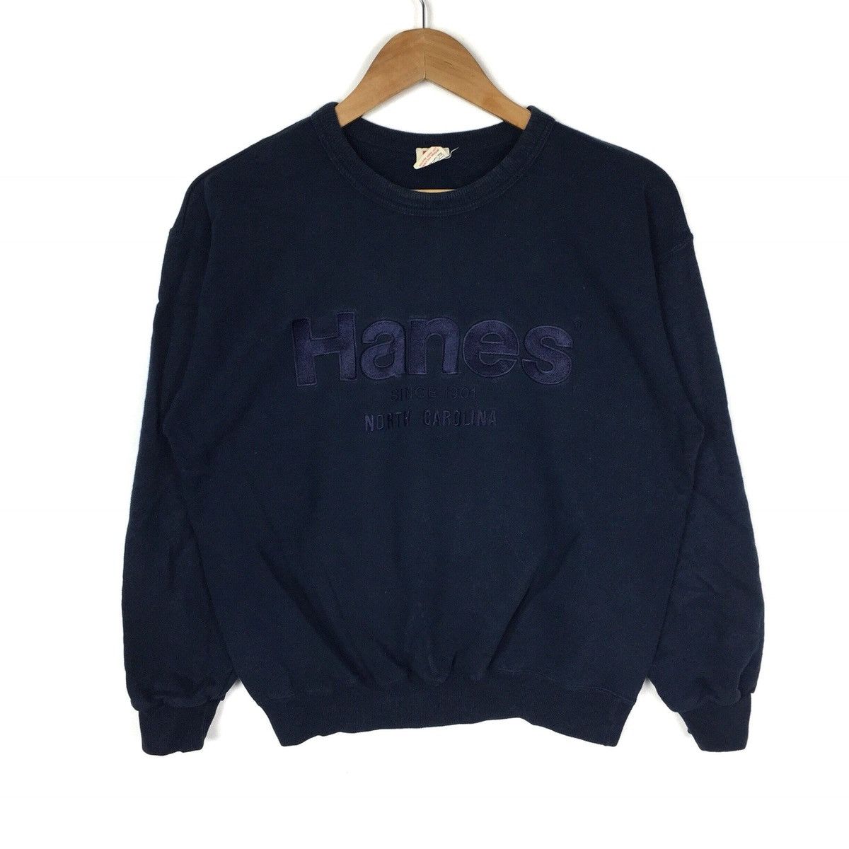 Hanes Hanes north Carolina sweatshirt big logo embroidered Size US M / EU 48-50 / 2 - 1 Thumbnail