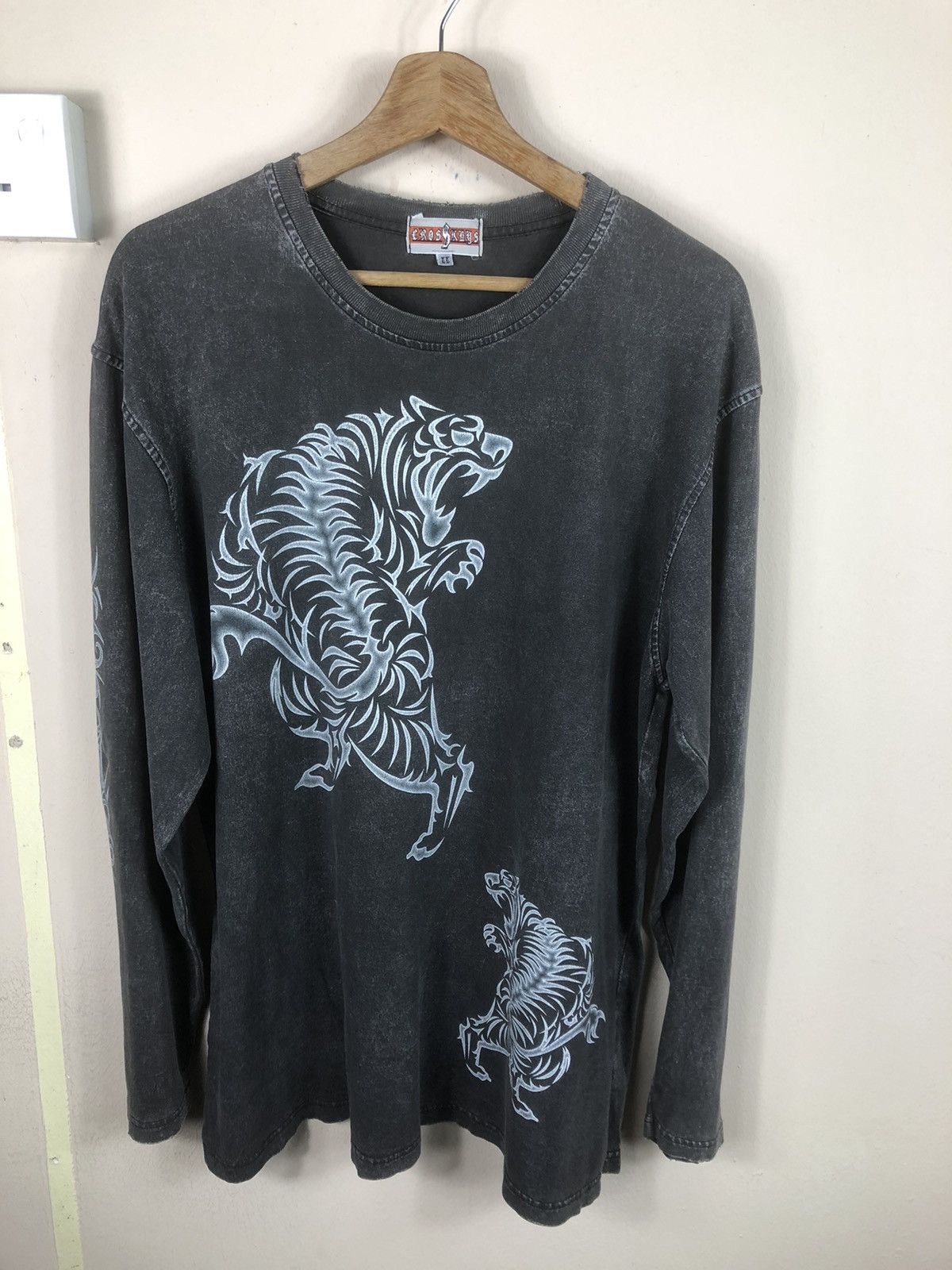 Vtg’Y2k🔥CROSS KEYS🔥Distressed Sukajan Tiger Long Sleeve Tee