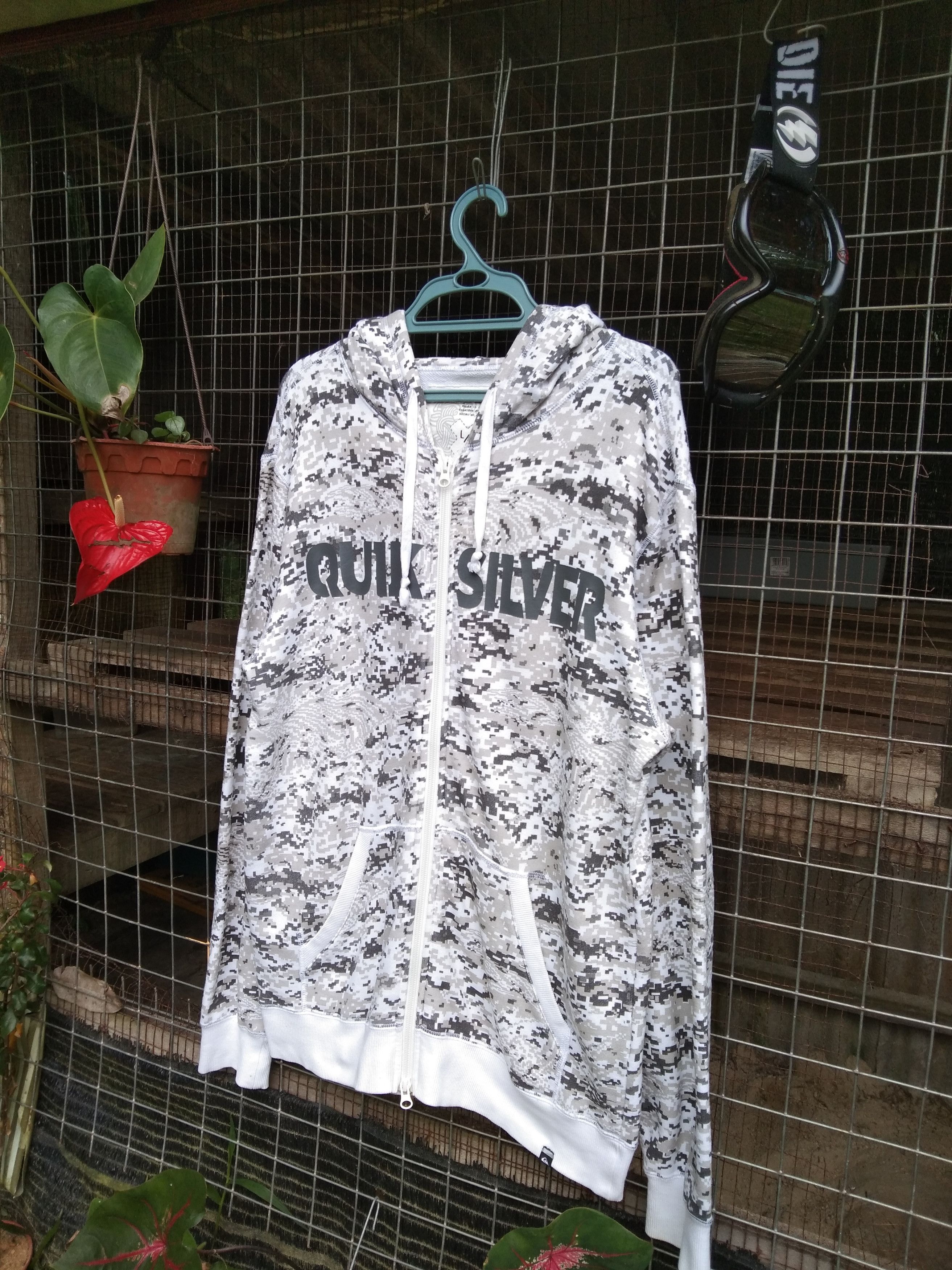 Quiksilver VINTAGE QUIKSILVER HOODIE JACKET Size US L / EU 52-54 / 3 - 4 Thumbnail