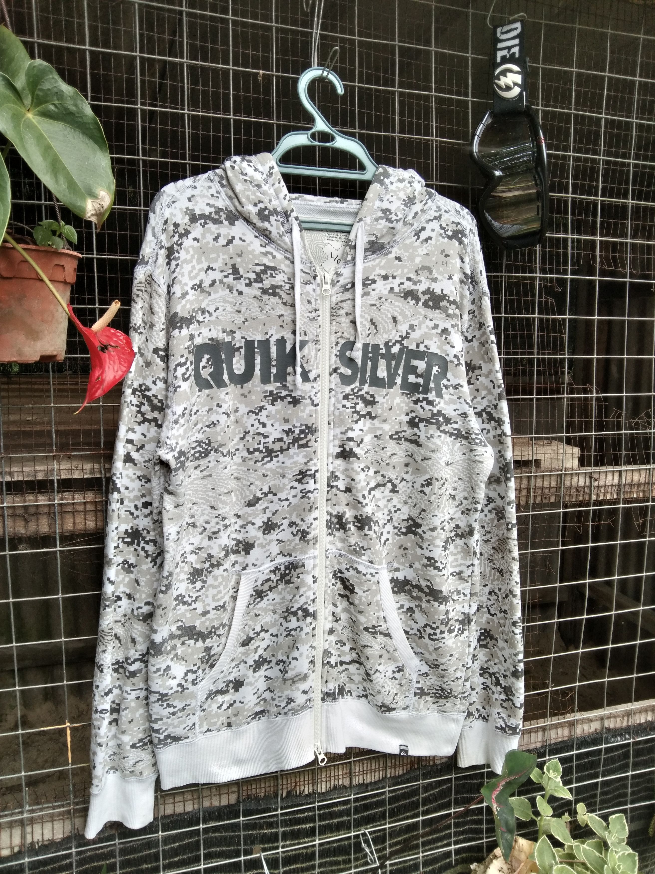 image of Vintage Quiksilver Hoodie Jacket, Men's (Size Large)