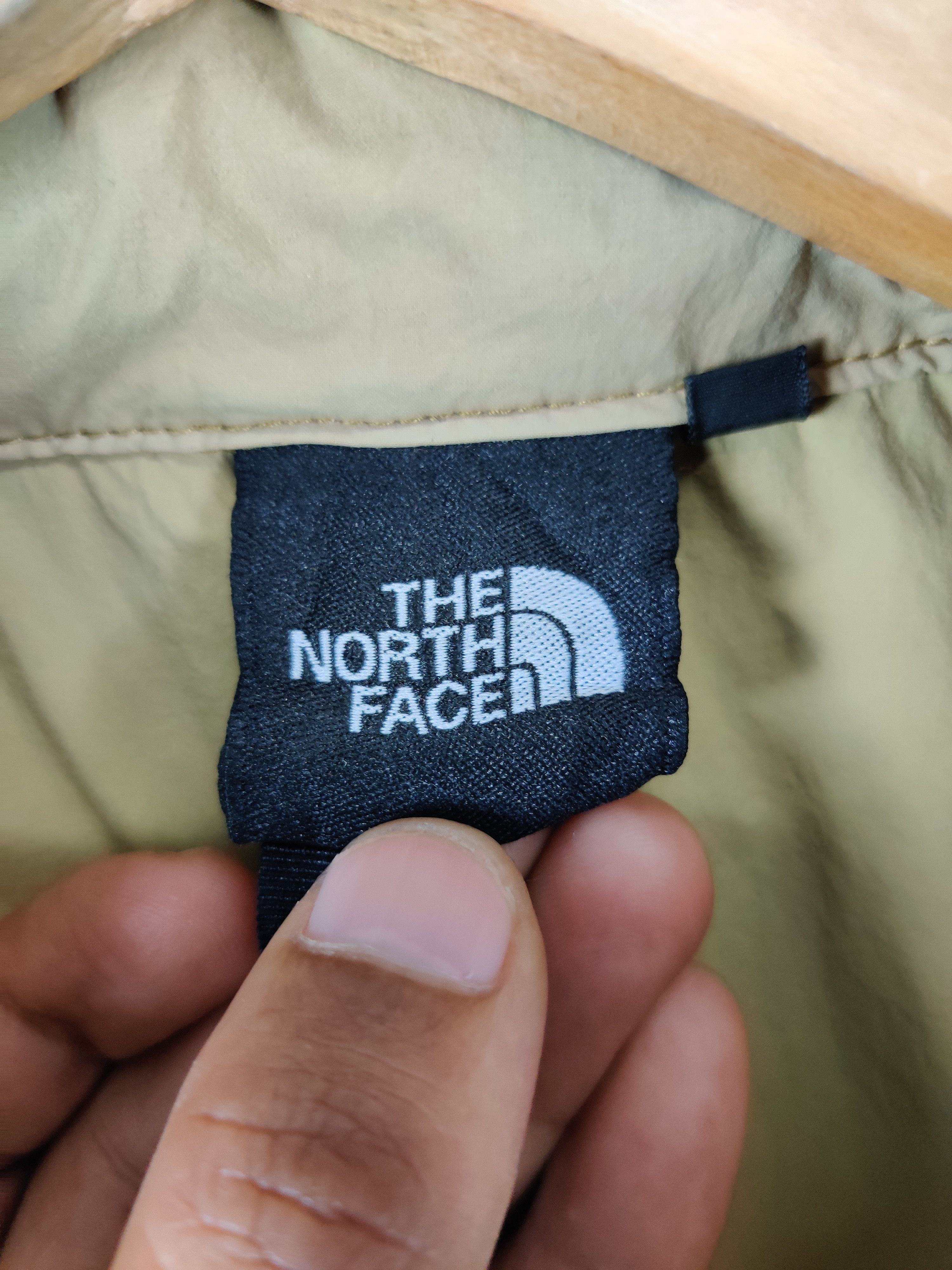 The North Face Vintage The North Face Windbreaker Jacket Size US L / EU 52-54 / 3 - 12 Thumbnail