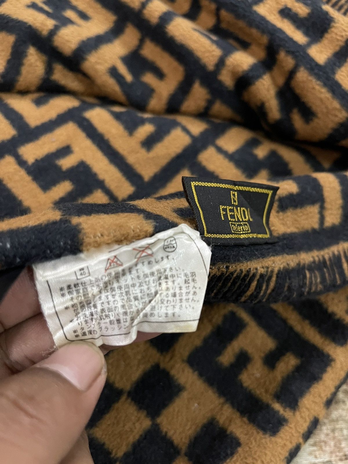 Fendi Vintage Fendi Made In Japan Monogram Queen Fitted Blanket Size ONE SIZE - 10 Thumbnail