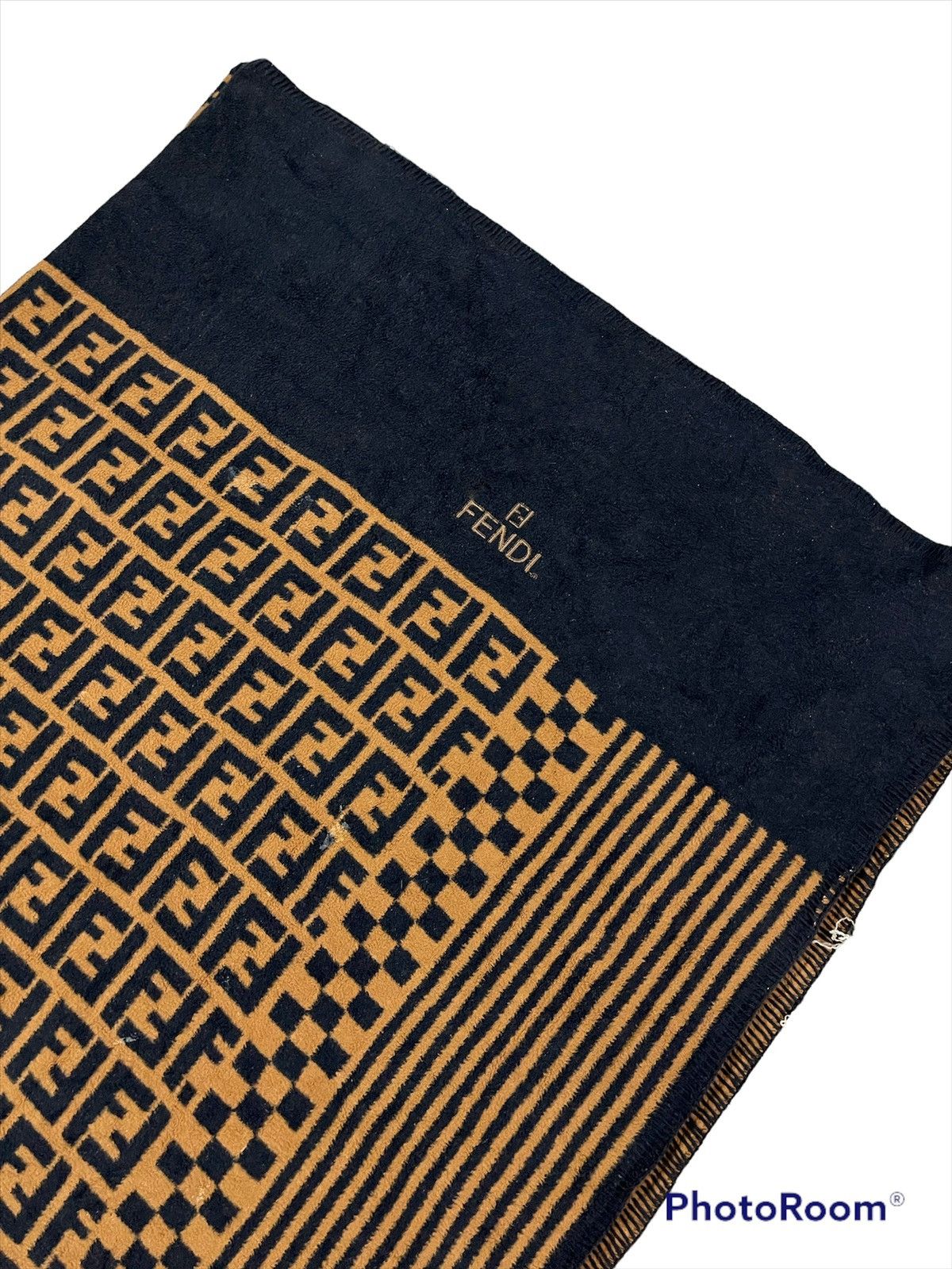 Fendi Vintage Fendi Made In Japan Monogram Queen Fitted Blanket Size ONE SIZE - 3 Thumbnail