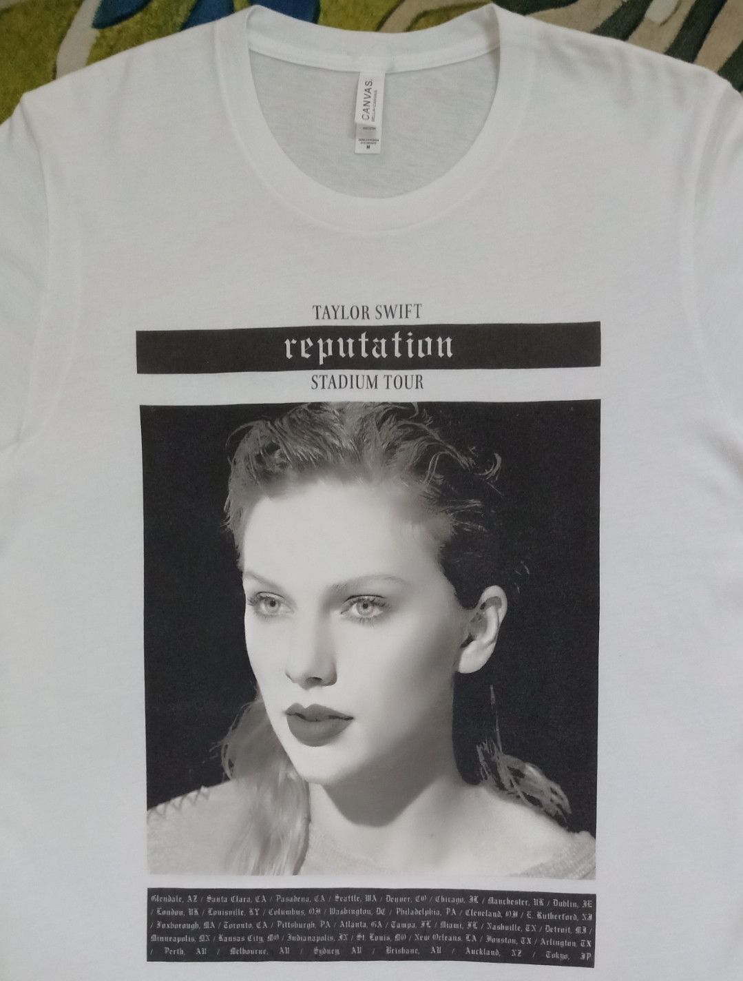 Band Tees Taylor Swift Reputation Stadium Tour T-shirt Size US M / EU 48-50 / 2 - 4 Thumbnail