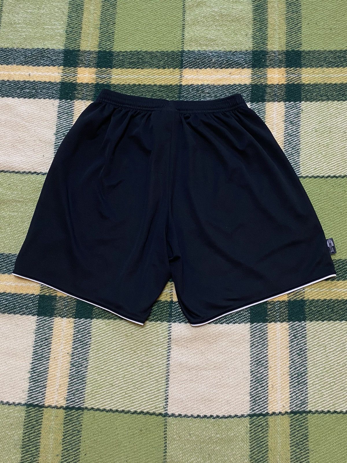 Adidas Vintage Adidas shorts streetwear y2k casual style size M Size US 32 / EU 48 - 4 Thumbnail
