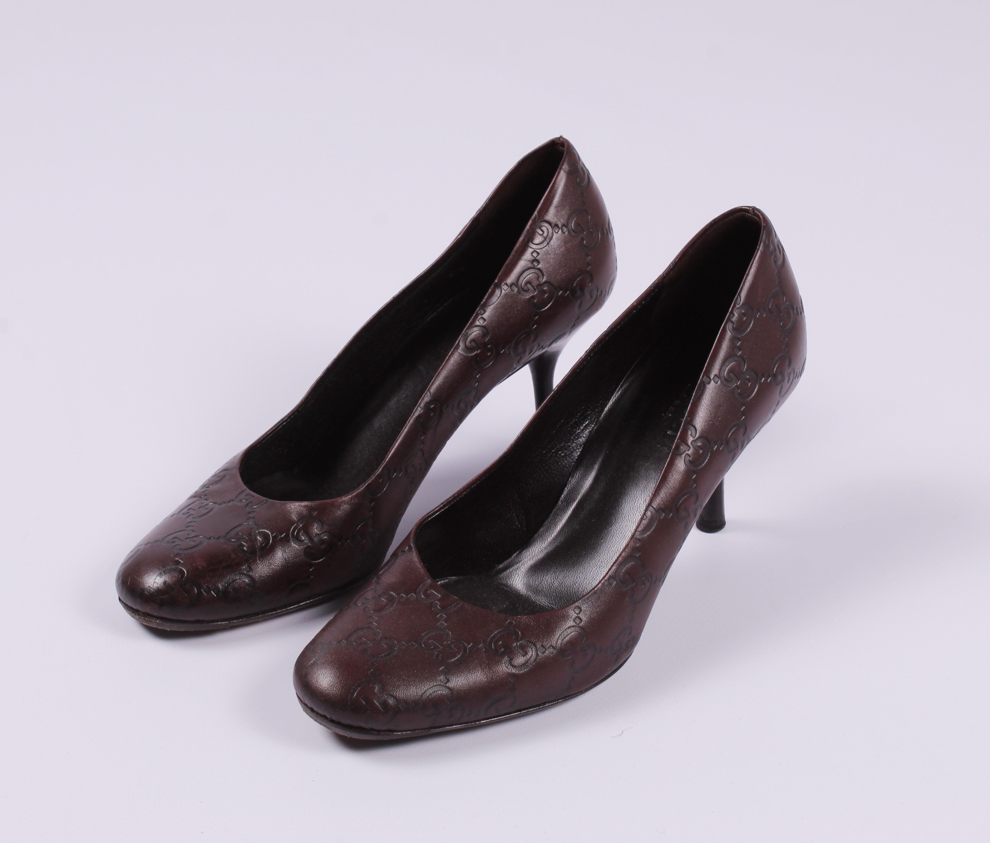 Gucci Gucci Vintage Monogram Leather Logo Embossed Heels Size US 5 / IT 35 - 1 Thumbnail