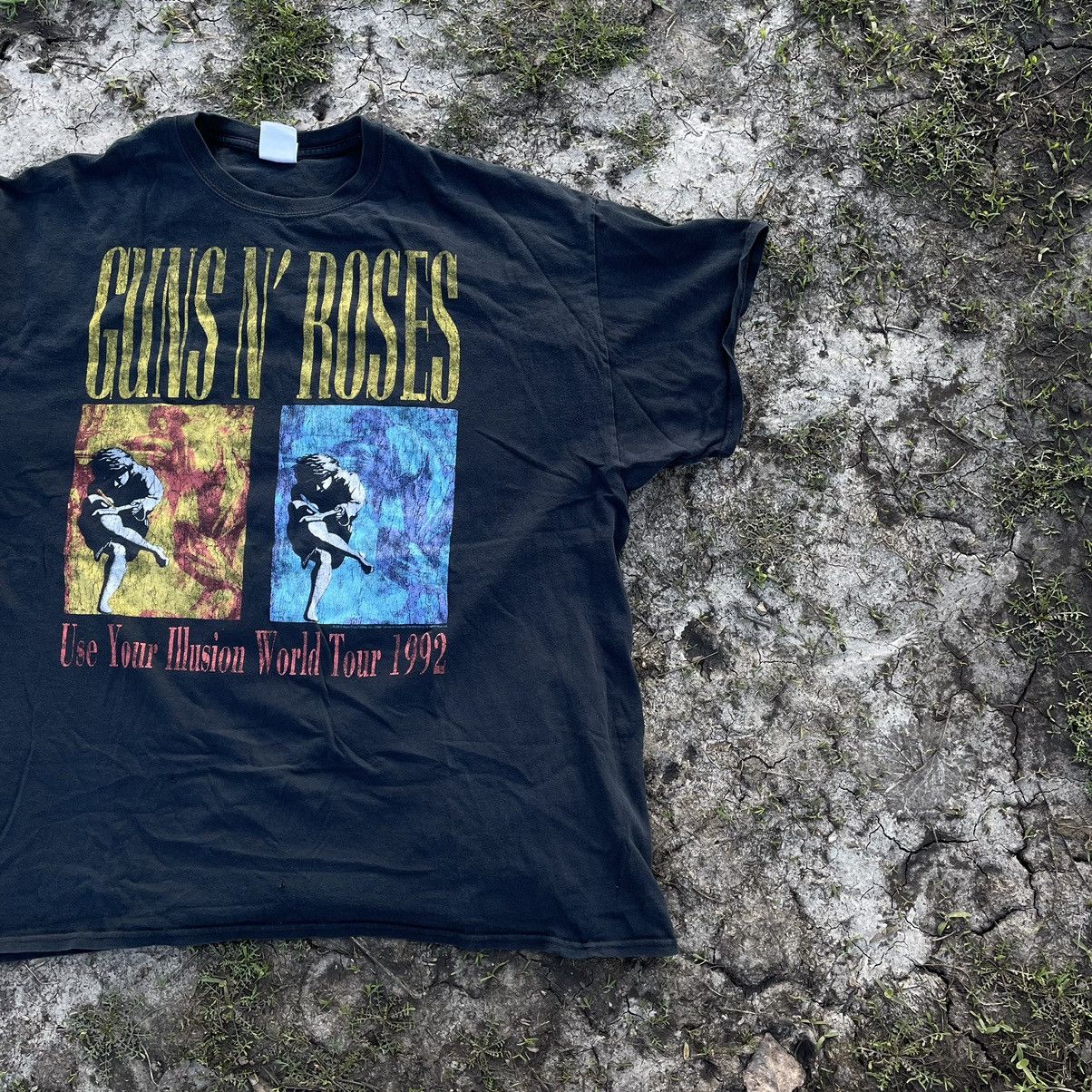 Vintage Vintage 90s Guns N Roses Band Tee Sun Faded Grunge Slim XL Size US XL / EU 56 / 4 - 3 Thumbnail