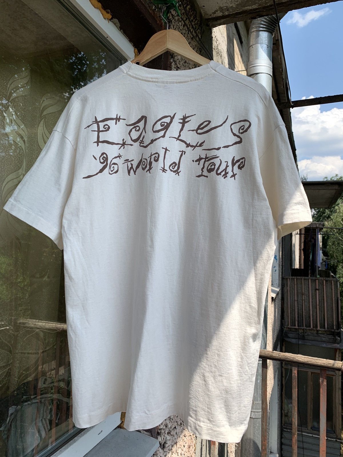 Band Tees 1996 Eagles World Tour Single Stitch Band T-Shirt Size US XL / EU 56 / 4 - 2 Thumbnail