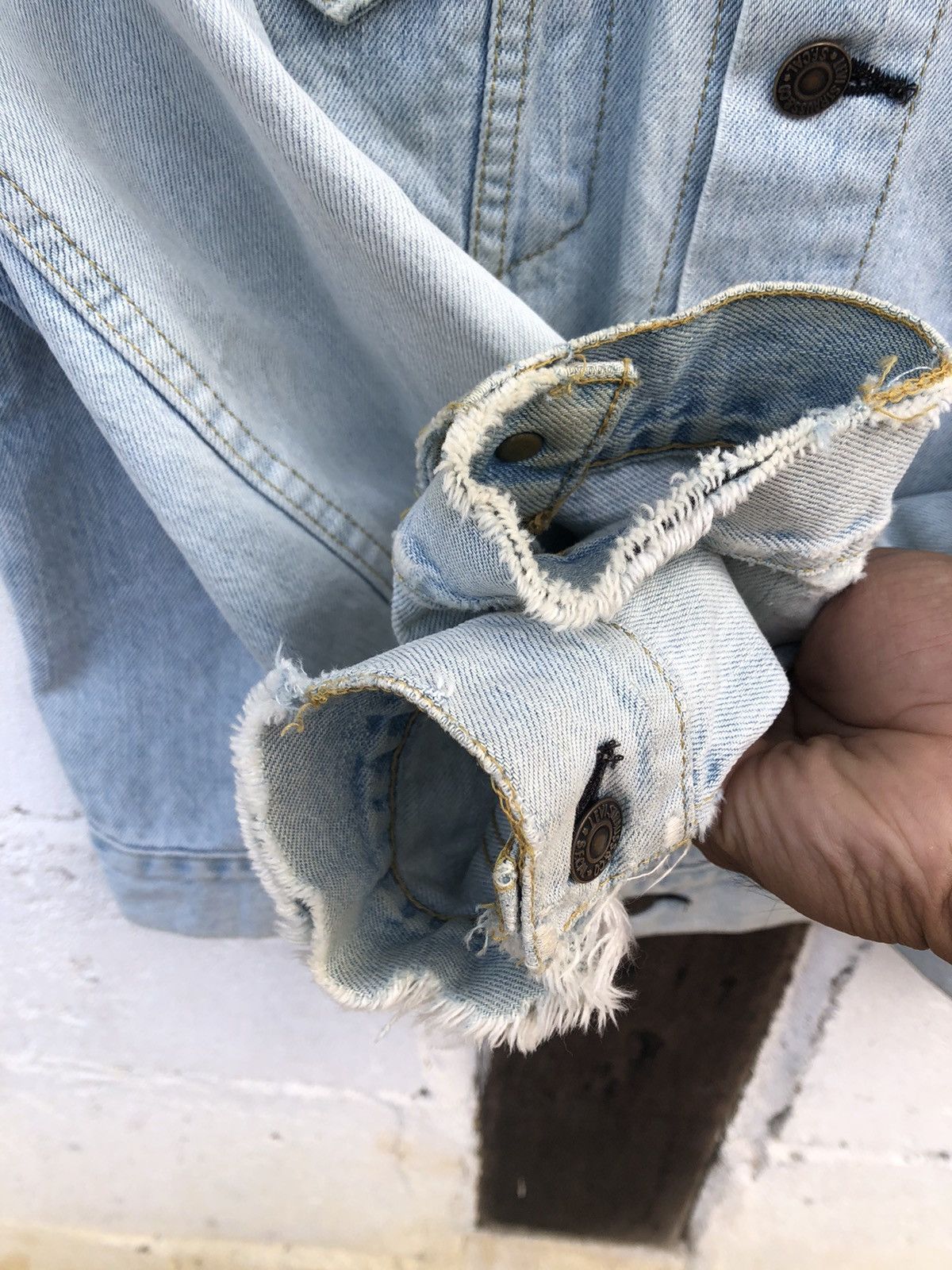 Levi's × Levi's Vintage Clothing × Vintage 🔥Vintage🔥Levis Big E Button J30 Denim Jacket Destress Size US M / EU 48-50 / 2 - 5 Thumbnail
