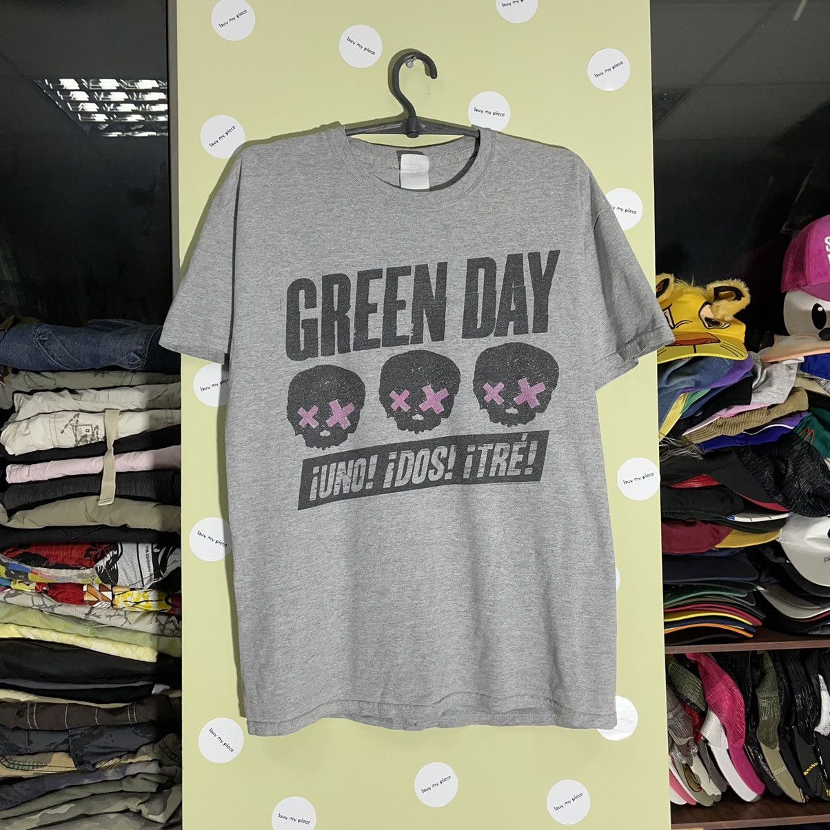 Vintage Vintage 90s Green Day Faded Graphic Band Tee Grunge Grey M Size US M / EU 48-50 / 2 - 1 Thumbnail