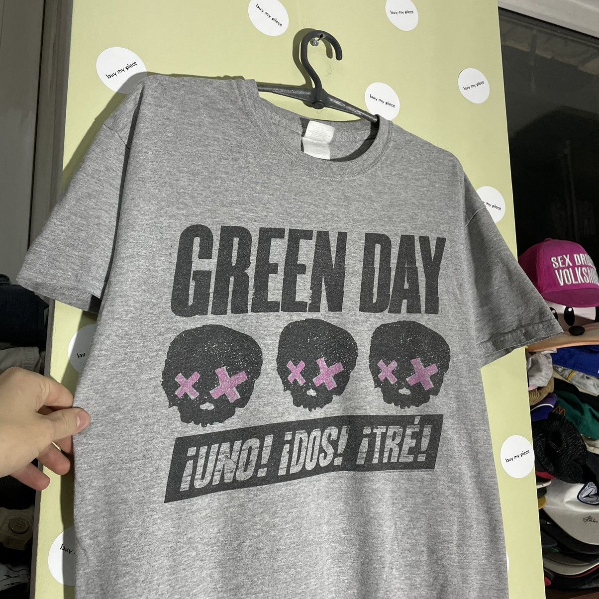 Vintage Vintage 90s Green Day Faded Graphic Band Tee Grunge Grey M Size US M / EU 48-50 / 2 - 6 Thumbnail