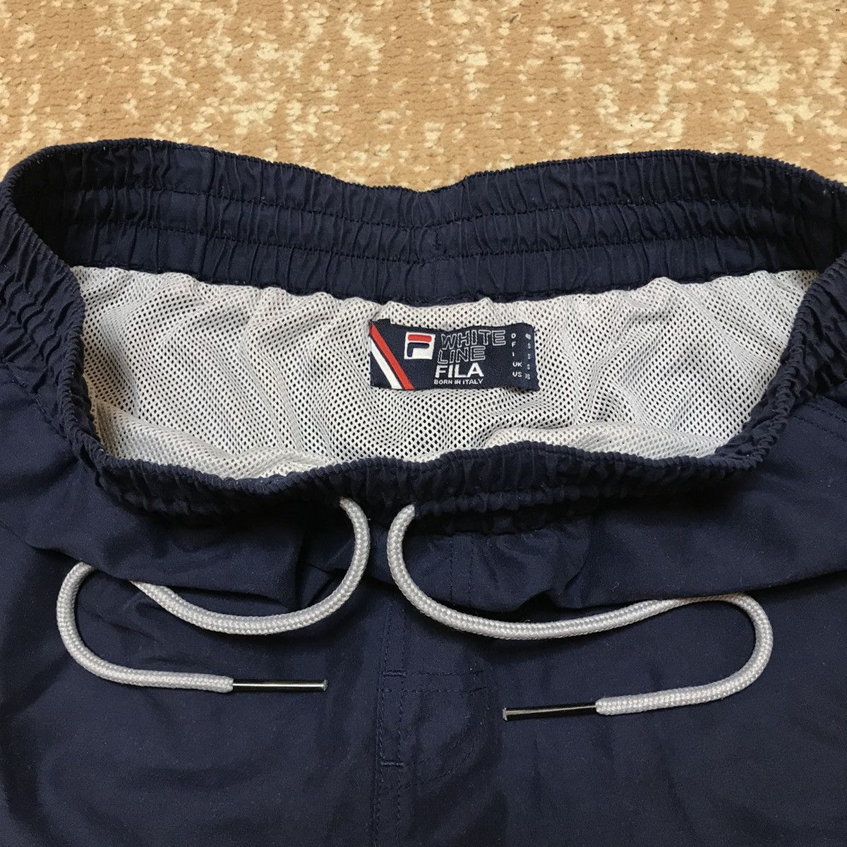 Fila Vintage Fila shorts white line streetwear y2k style size XS Size US 28 / EU 44 - 5 Thumbnail