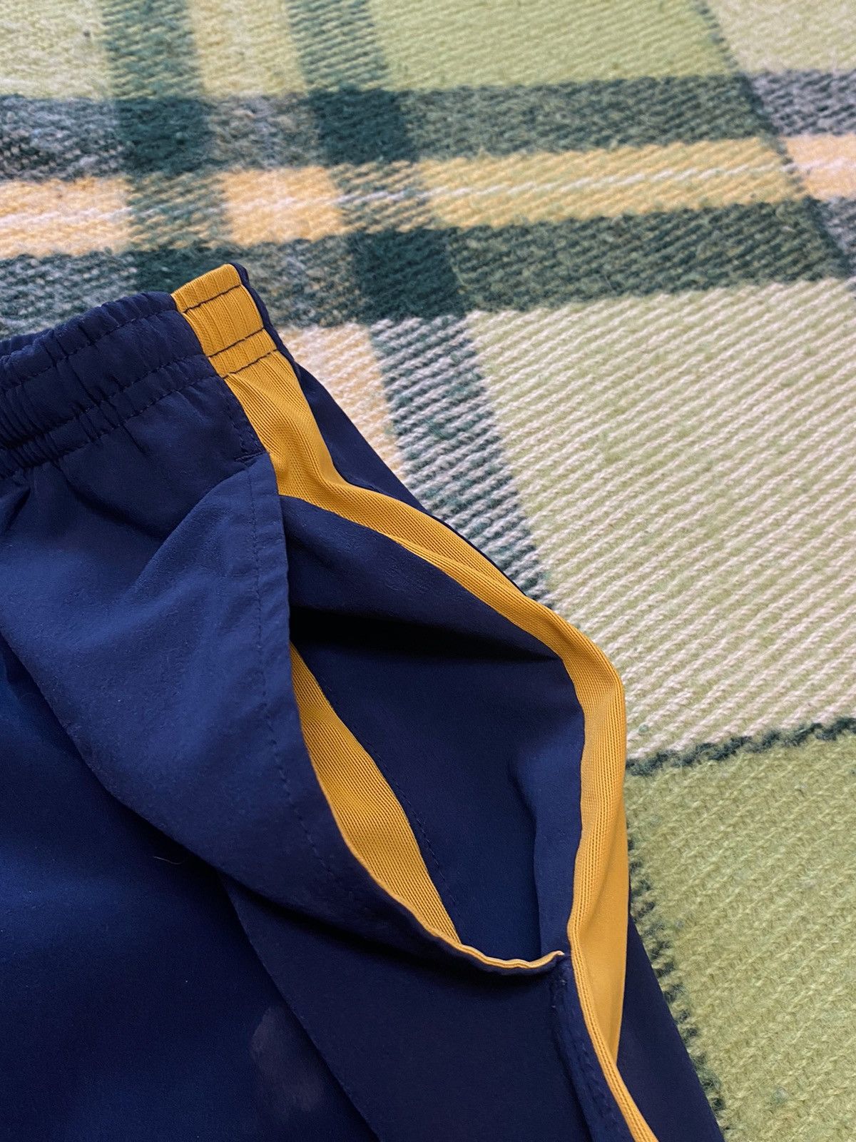 Nike Vintage Nike shorts streetwear swoosh casual y2k size S Size US 30 / EU 46 - 4 Thumbnail