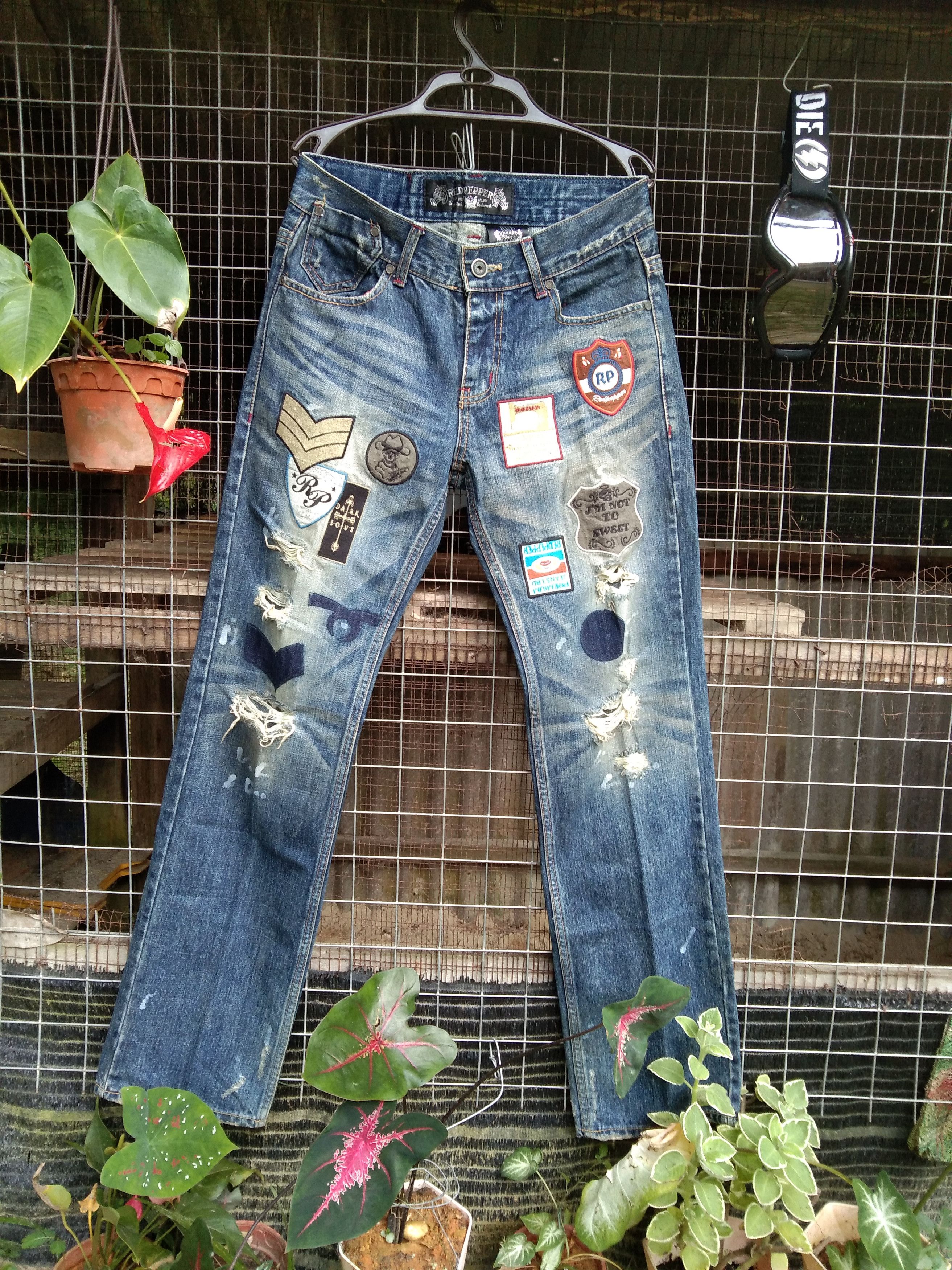 Japanese Brand RARE RED PEPPER DISTRESS DENIM Size US 32 / EU 48 - 3 Thumbnail