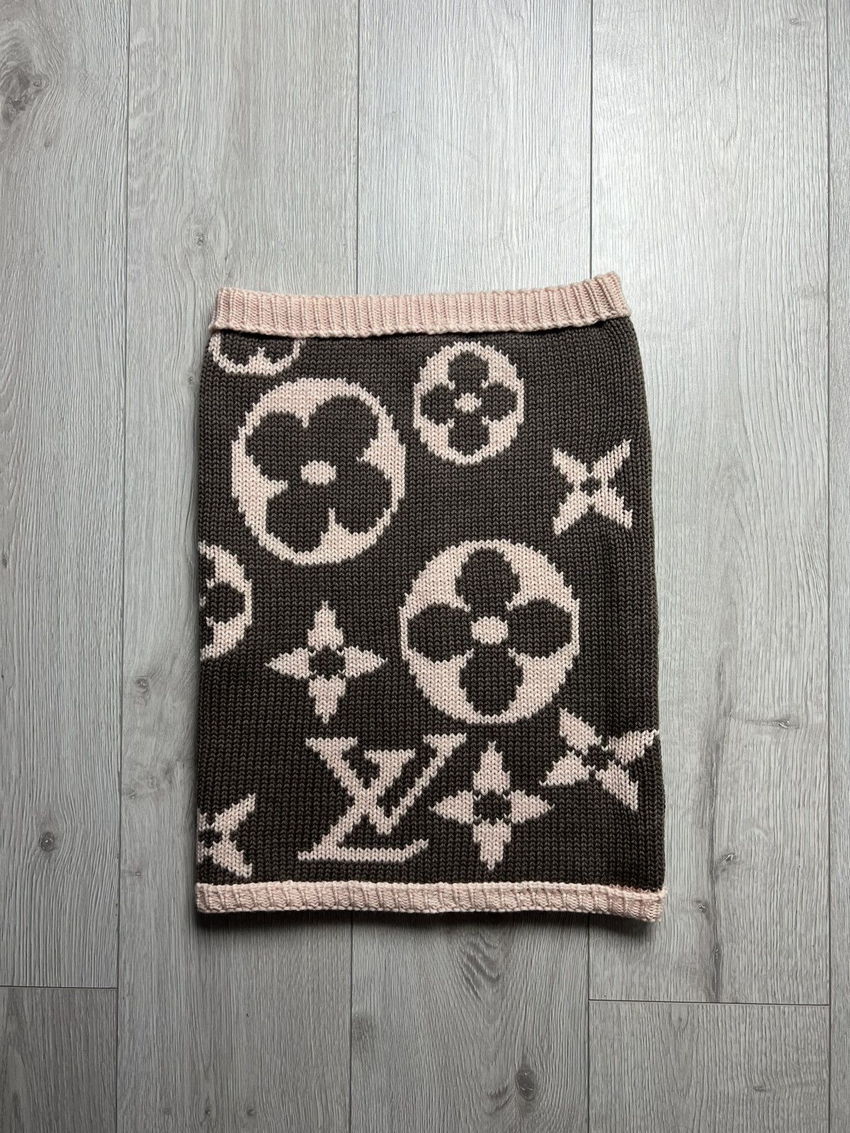image of Louis Vuitton Monogram Snood Grand Floor Neck Warmer / Scarf in Beige/Brown, Women's