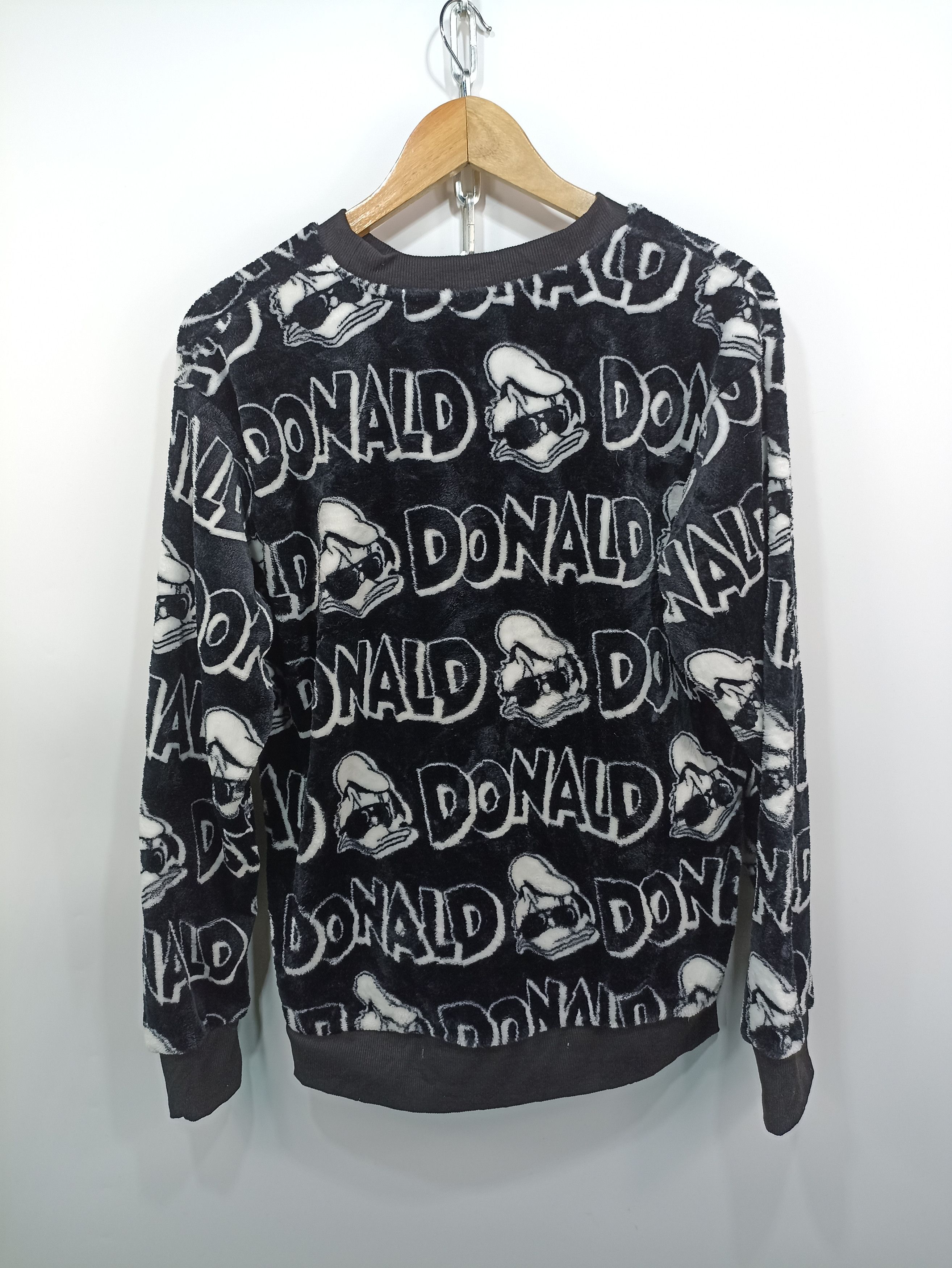 Cartoon Network × Disney Disney donald over print fleece faux fur Size US M / EU 48-50 / 2 - 3 Thumbnail