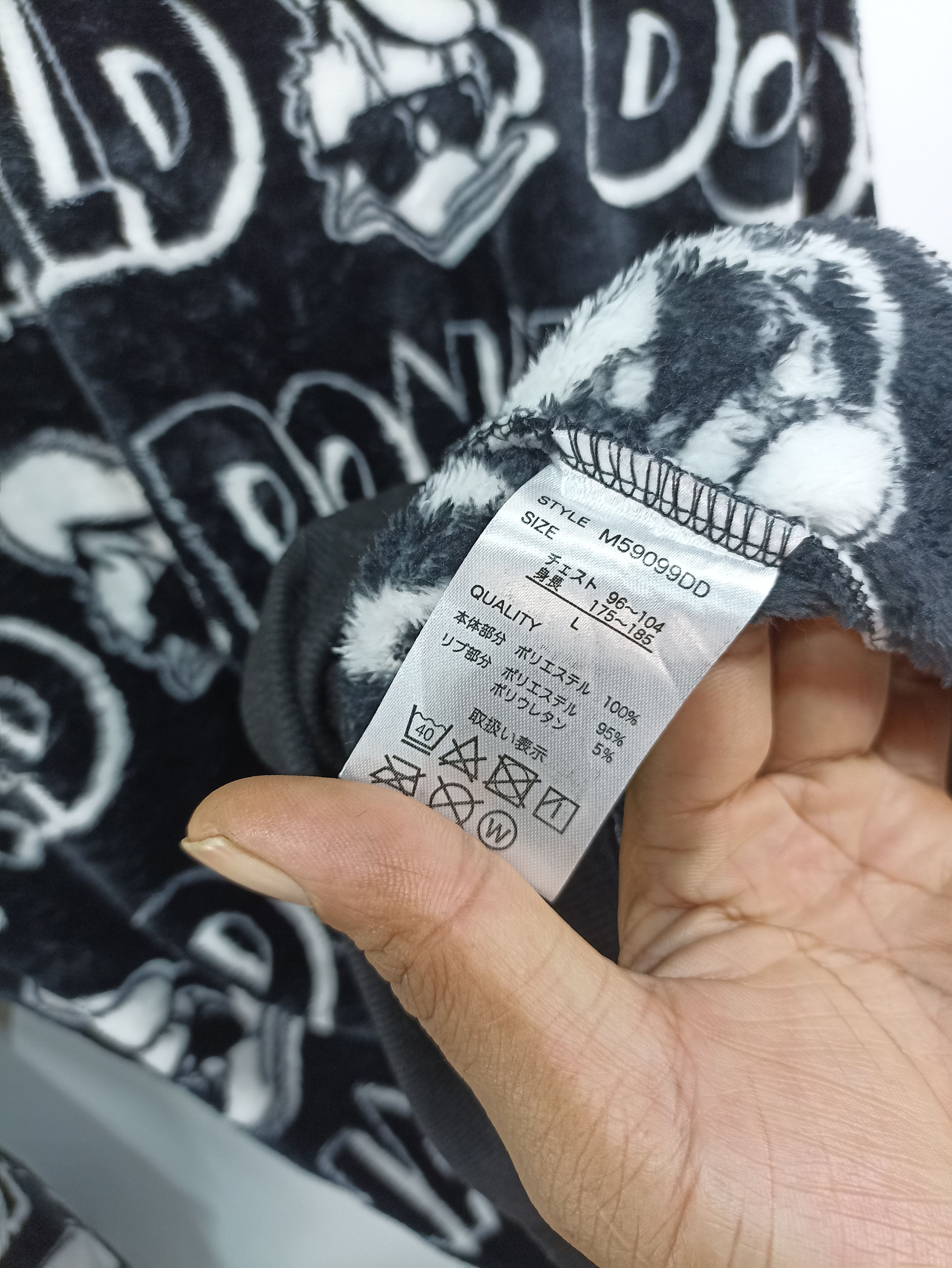 Cartoon Network × Disney Disney donald over print fleece faux fur Size US M / EU 48-50 / 2 - 5 Thumbnail