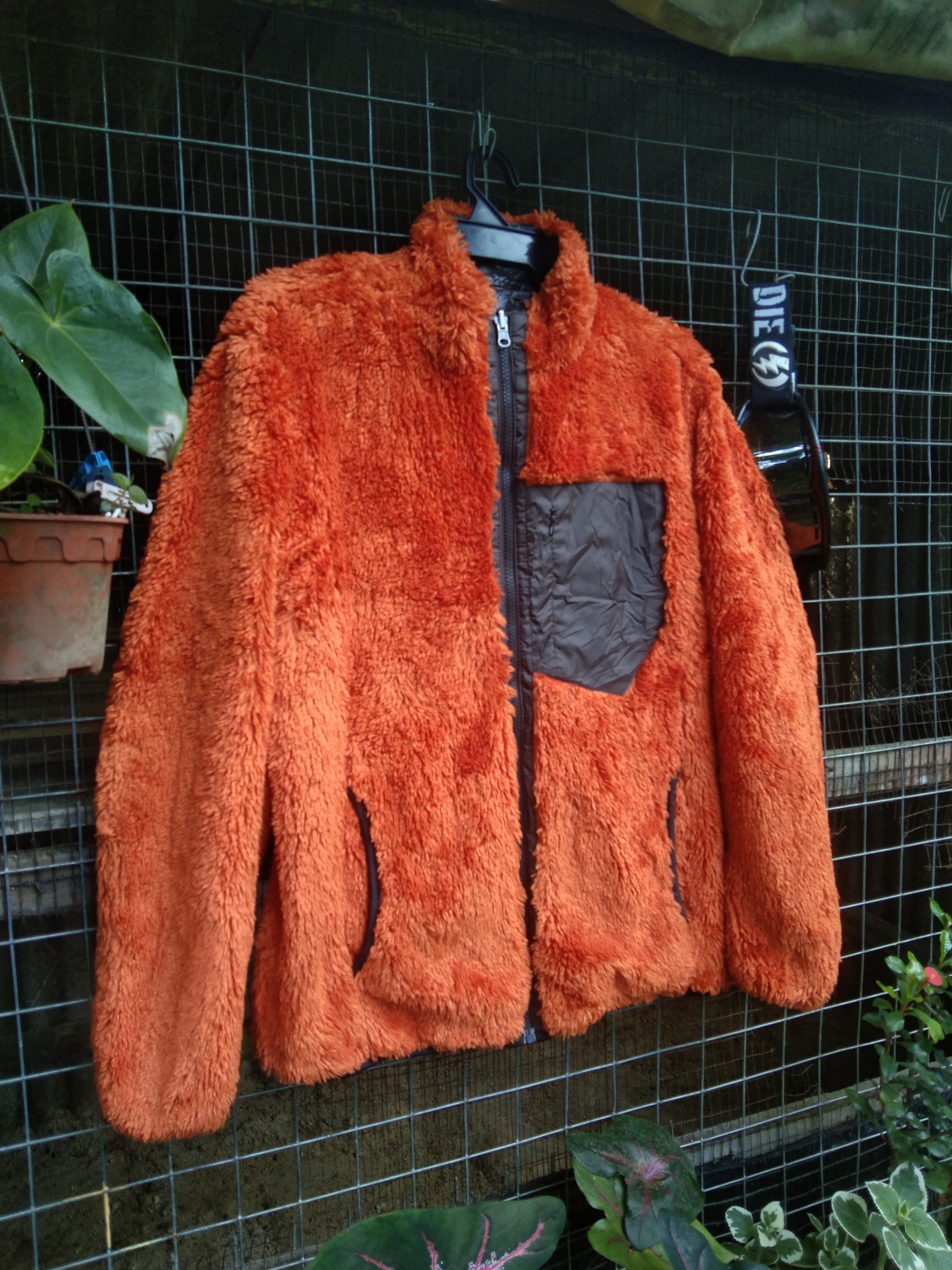 Japanese Brand UNIQLO FLUFFY YARN REVERSIBLE JACKET Size US L / EU 52-54 / 3 - 7 Thumbnail