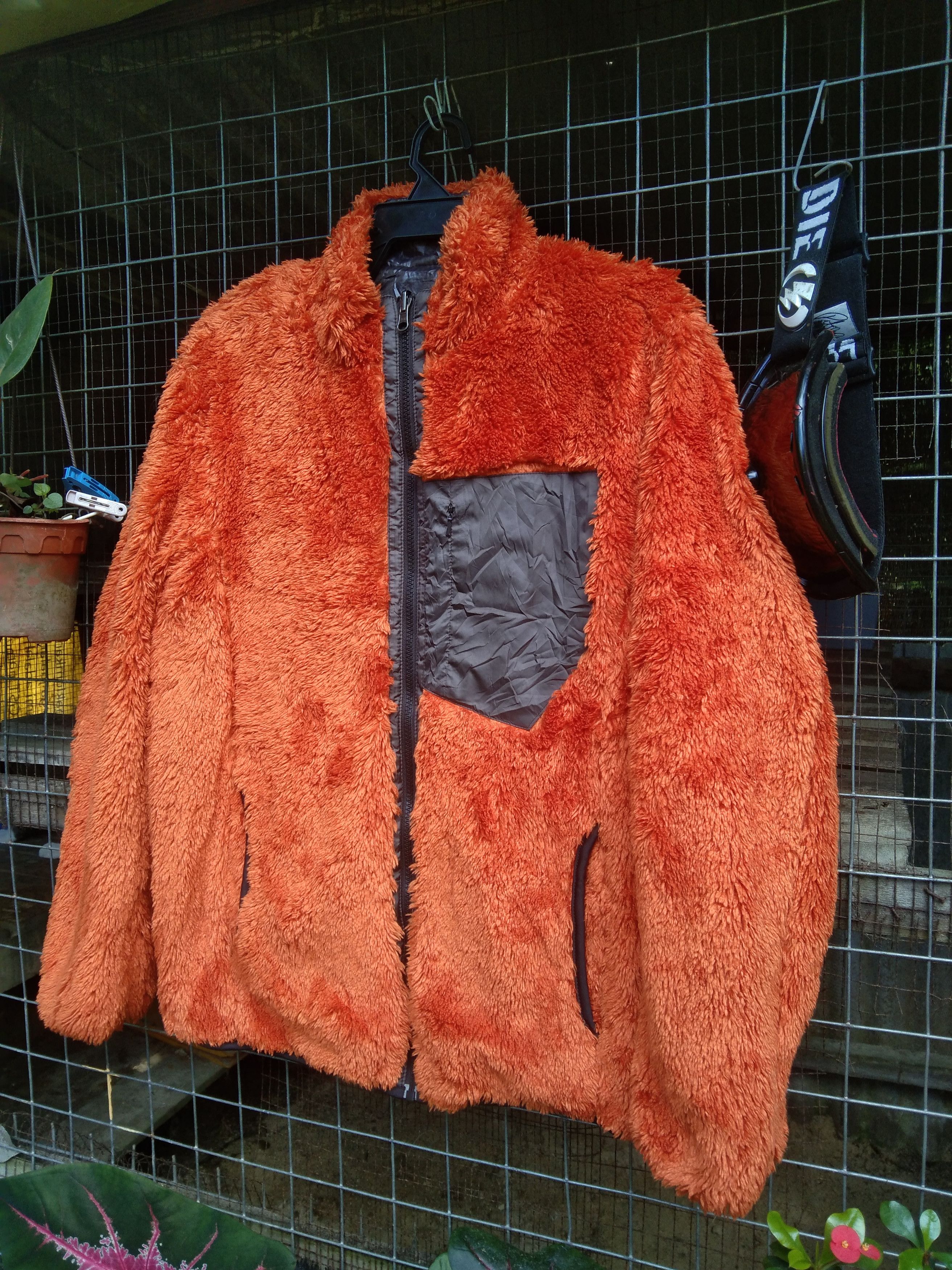 Japanese Brand UNIQLO FLUFFY YARN REVERSIBLE JACKET Size US L / EU 52-54 / 3 - 5 Thumbnail