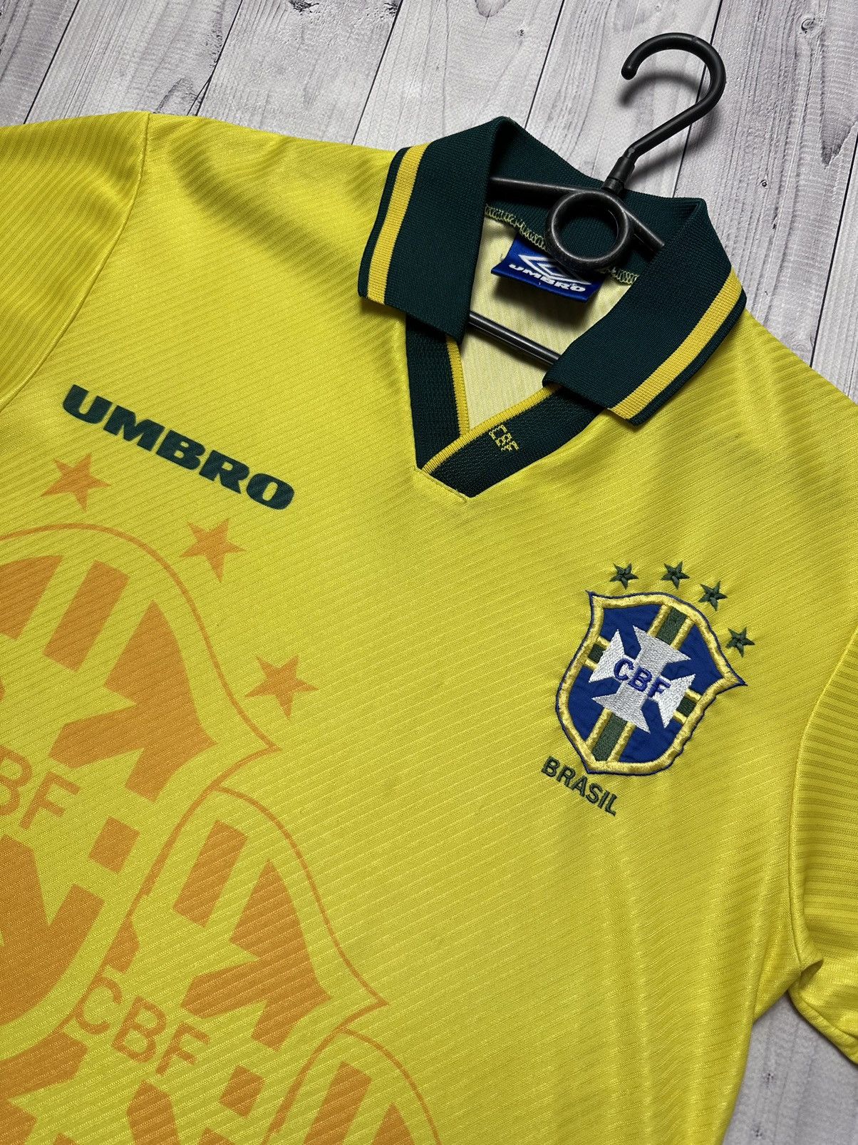 Umbro × Vintage Vintage Umbro soccer jersey Brasil Brazil size S Size US S / EU 44-46 / 1 - 2 Thumbnail