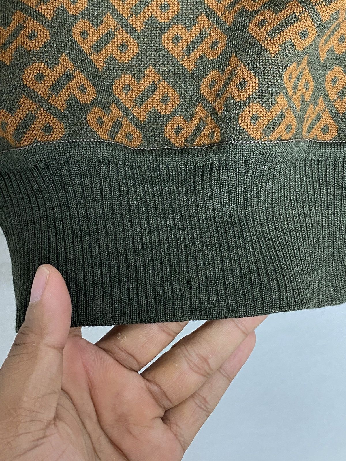 Japanese Brand Vintage Playboy Monogram Knitwear Crewneck/ FendiLV Size M / US 6-8 / IT 42-44 - 4 Thumbnail