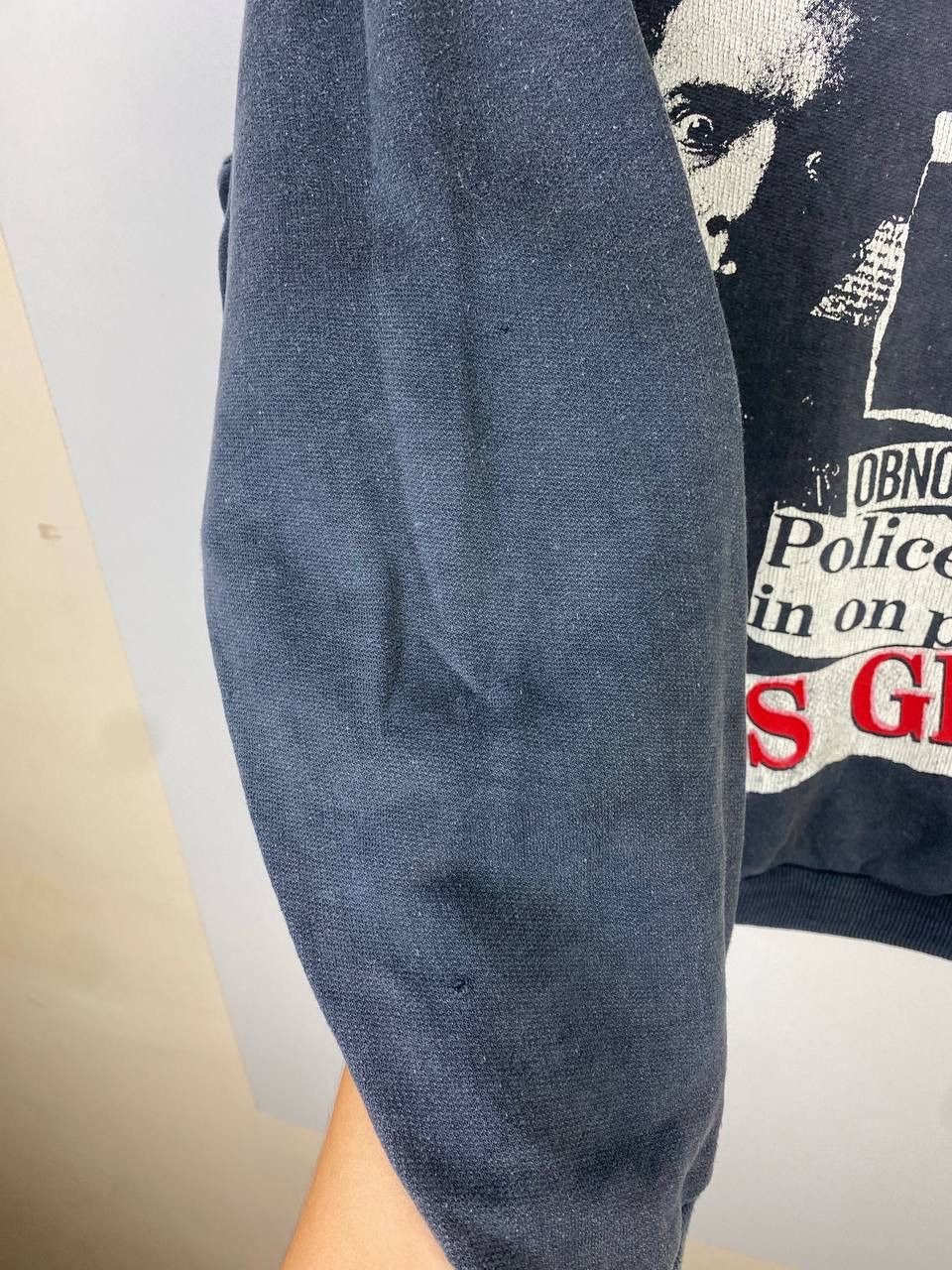 Vintage Sex Pistols Knifes Girl 90s band vintage sweatshirt size m Size US M / EU 48-50 / 2 - 8 Thumbnail