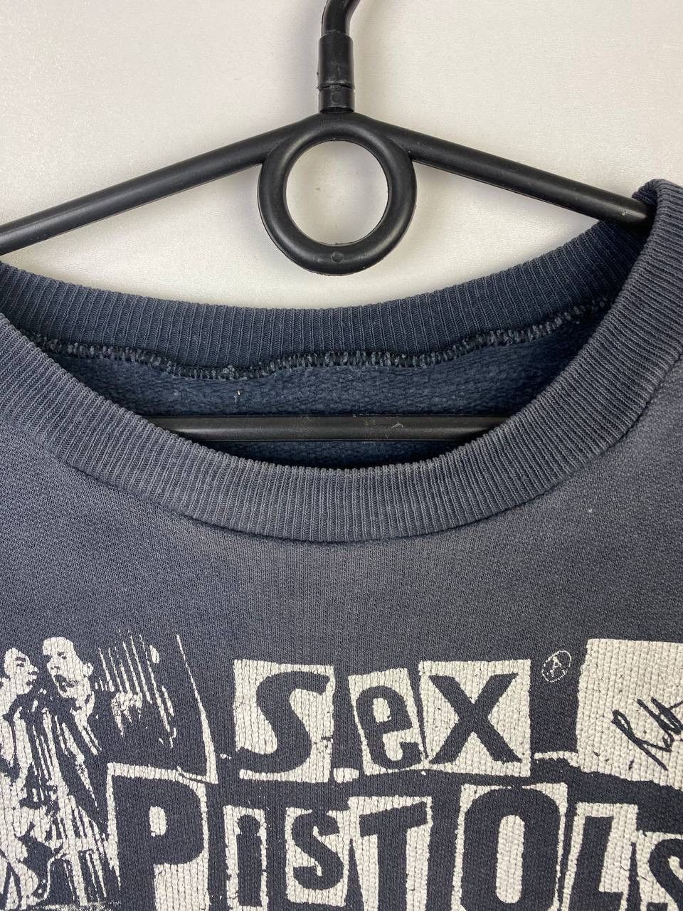 Vintage Sex Pistols Knifes Girl 90s band vintage sweatshirt size m Size US M / EU 48-50 / 2 - 5 Thumbnail