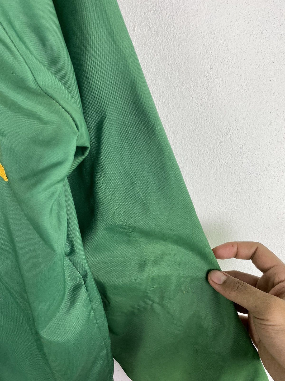 Vintage 🔥SALE🔥VINTAGE CRYSTAL SHAMROCK AIRLINE COACH JACKET Size US M / EU 48-50 / 2 - 9 Thumbnail