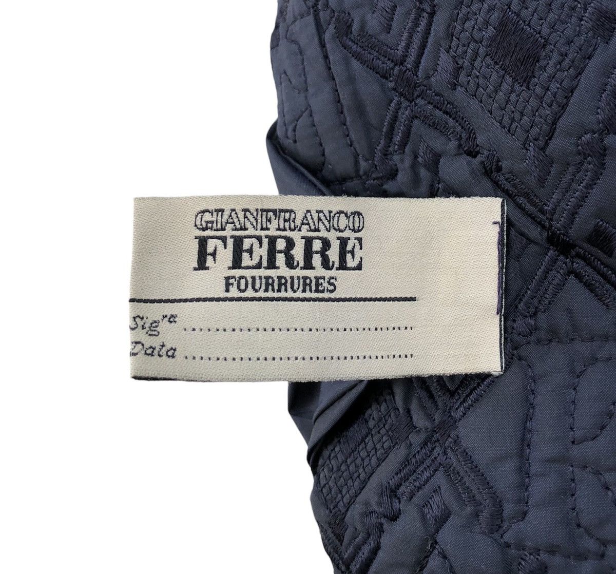 Gianfranco Ferre Gianfranco Ferre Fourrures Reversible Embroidery Mink Fur Size M / US 6-8 / IT 42-44 - 15 Thumbnail