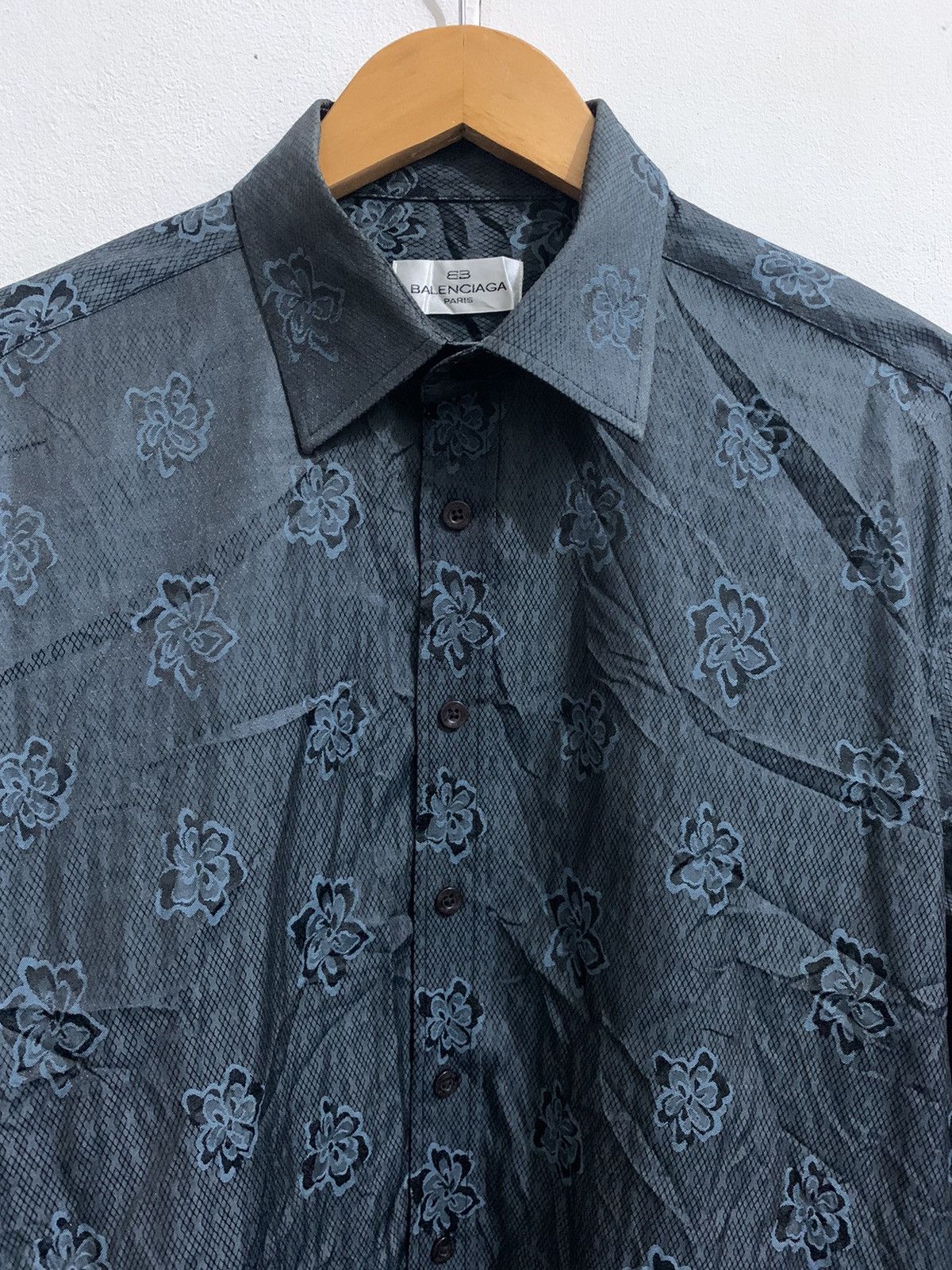 Balenciaga 🛑Send Offer🛑Balenciaga Flower Shirts Size US L / EU 52-54 / 3 - 2 Thumbnail