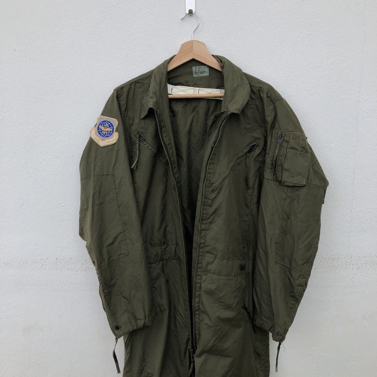 Vintage VINTAGE COVERALLS AIR MOBILITY COMMAND MILITARY COLLECTIONS Size US 31 - 14 Thumbnail