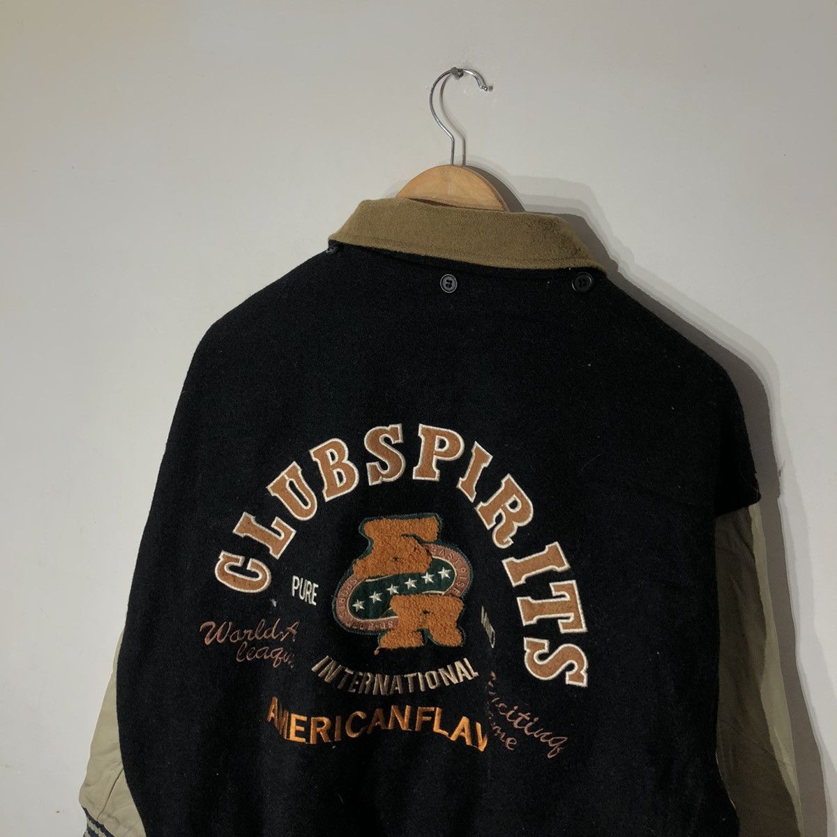 Japanese Brand Vintage Club Spirit American Flavor Big Logo Varsity Jacket Size US L / EU 52-54 / 3 - 7 Thumbnail