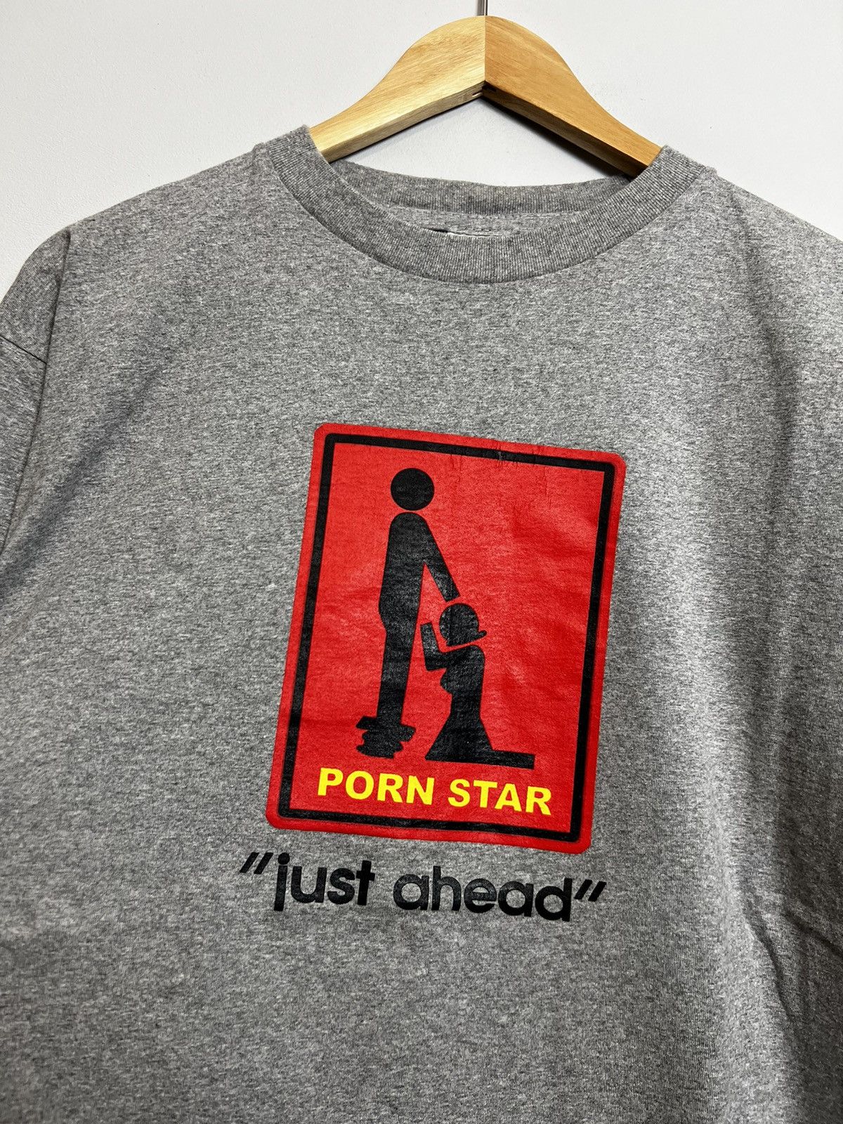 Hook-Ups Porn Star Vintage Boxlogo Masturbating Is Not A Crime Tee Size US L / EU 52-54 / 3 - 3 Thumbnail