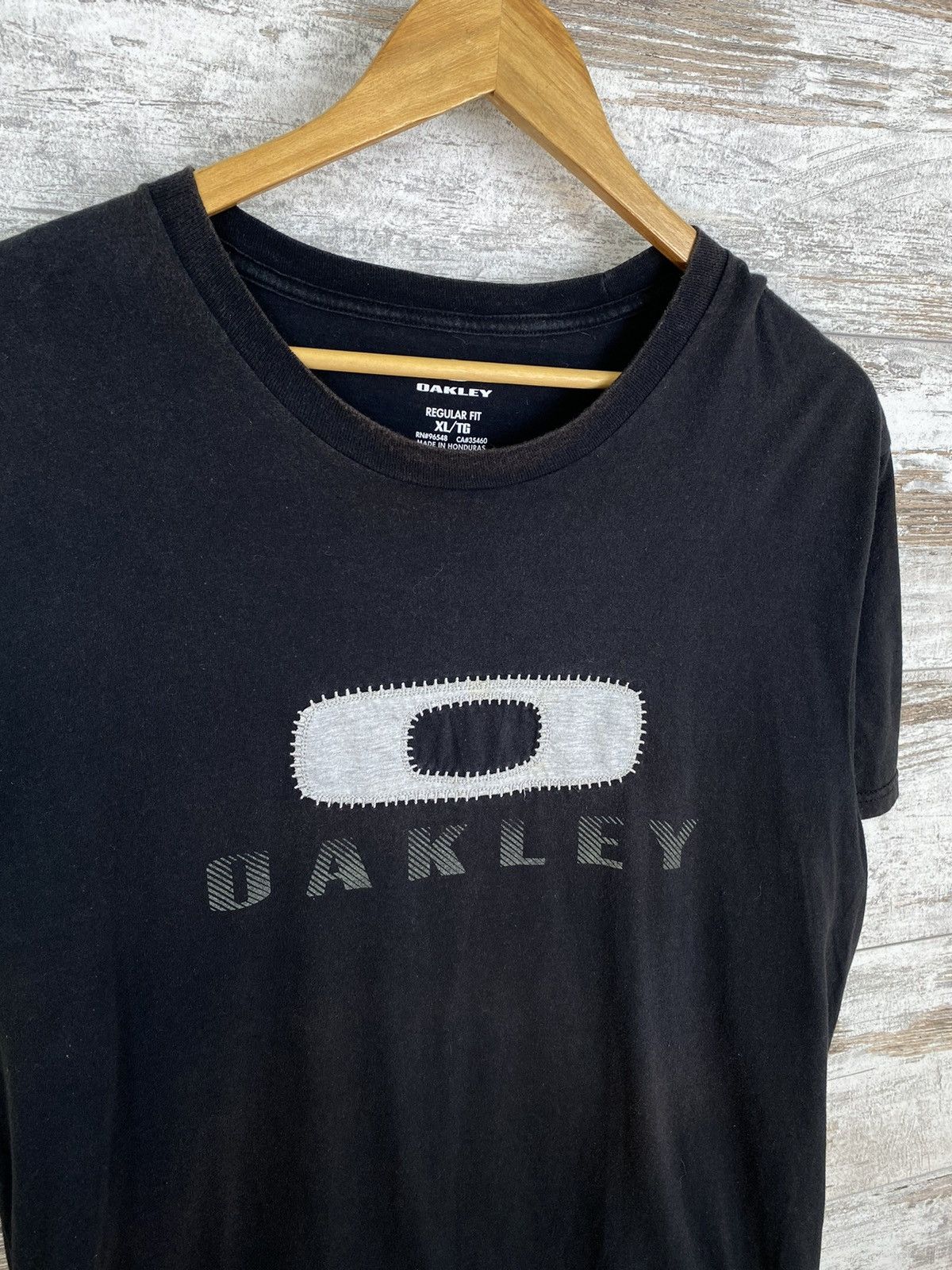 Japanese Brand Mens Vintage Oakley T Shirt big logo streetwear y2k rare Size US XL / EU 56 / 4 - 3 Thumbnail