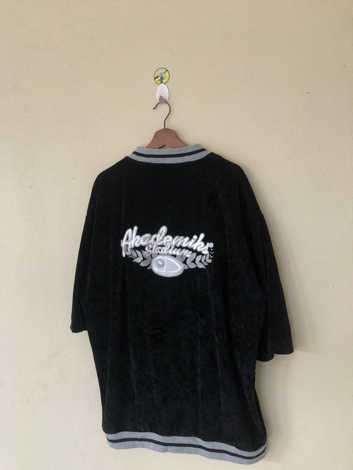 Akademiks × Velvet × Vintage Akademiks Stadium Division Velvet Eye Embroidered Size US XXL / EU 58 / 5 - 4 Thumbnail